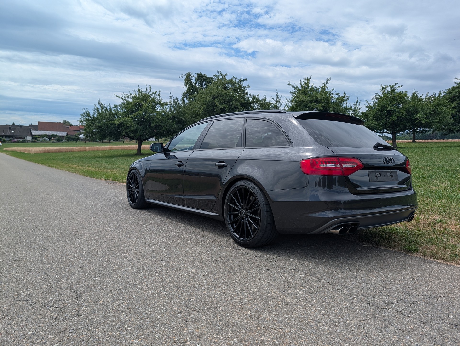 AUDI 3.0 V6 TFSI quattro S-Tronic-image-3