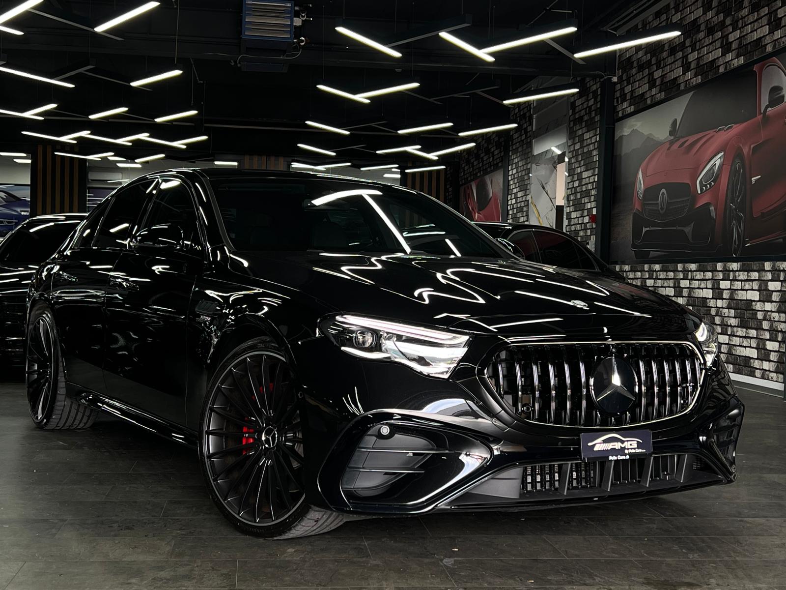 MERCEDES-BENZ E 53 AMG Limited All Black Performance Hybrid 4Matic+ 9G-Tronic 5Jahre Werksgarantie&Gratisservice-showroom-element-3