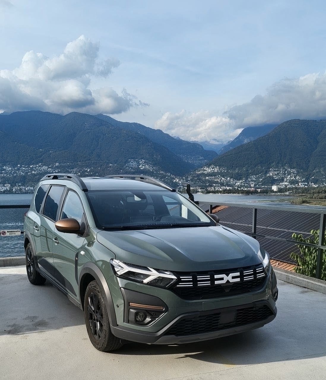 DACIA 1.6 Full Hybrid Extreme 7 posti