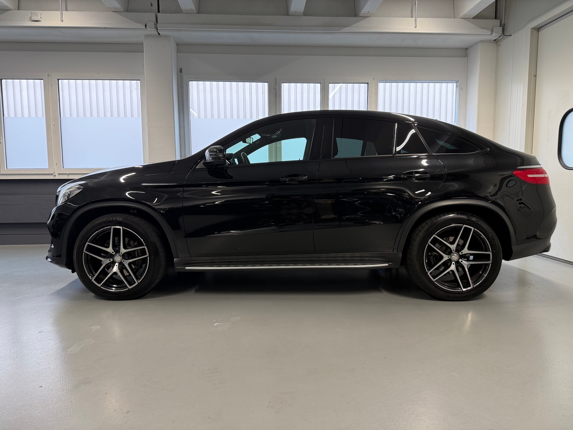 MERCEDES-BENZ GLE Coupé 350 d AMG Line 4Matic 9G-Tronic-showroom-element-2