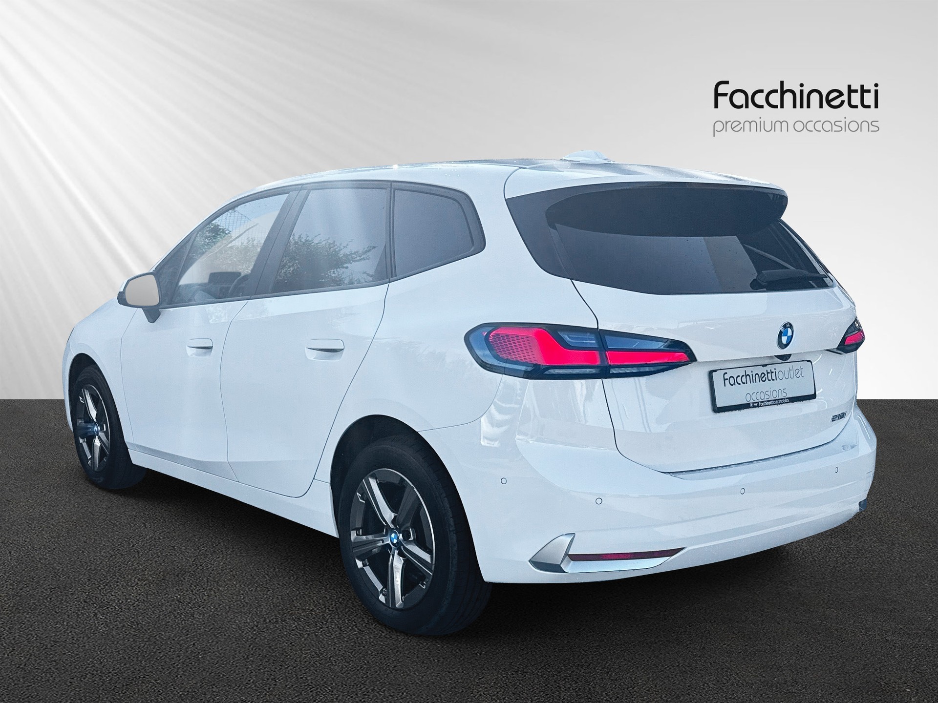BMW 218i Active Tourer Luxury Line DKG-showroom-element-2