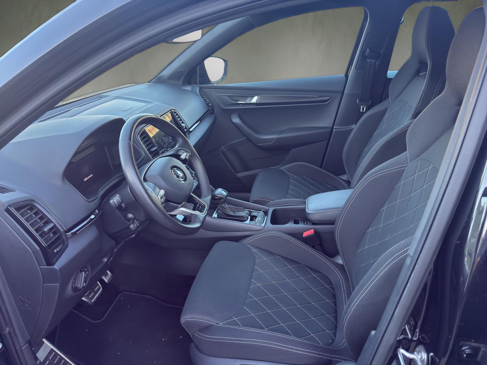 SKODA Karoq 2.0 TDI CR Sport Line 4x4 DSG-image-8