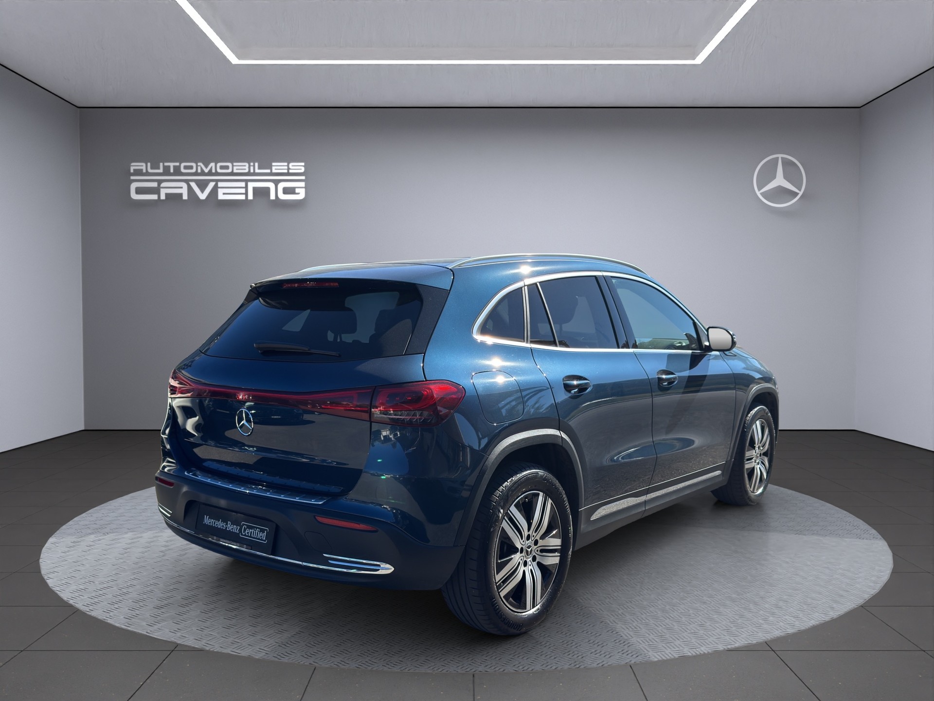 MERCEDES-BENZ EQA 250-image-4