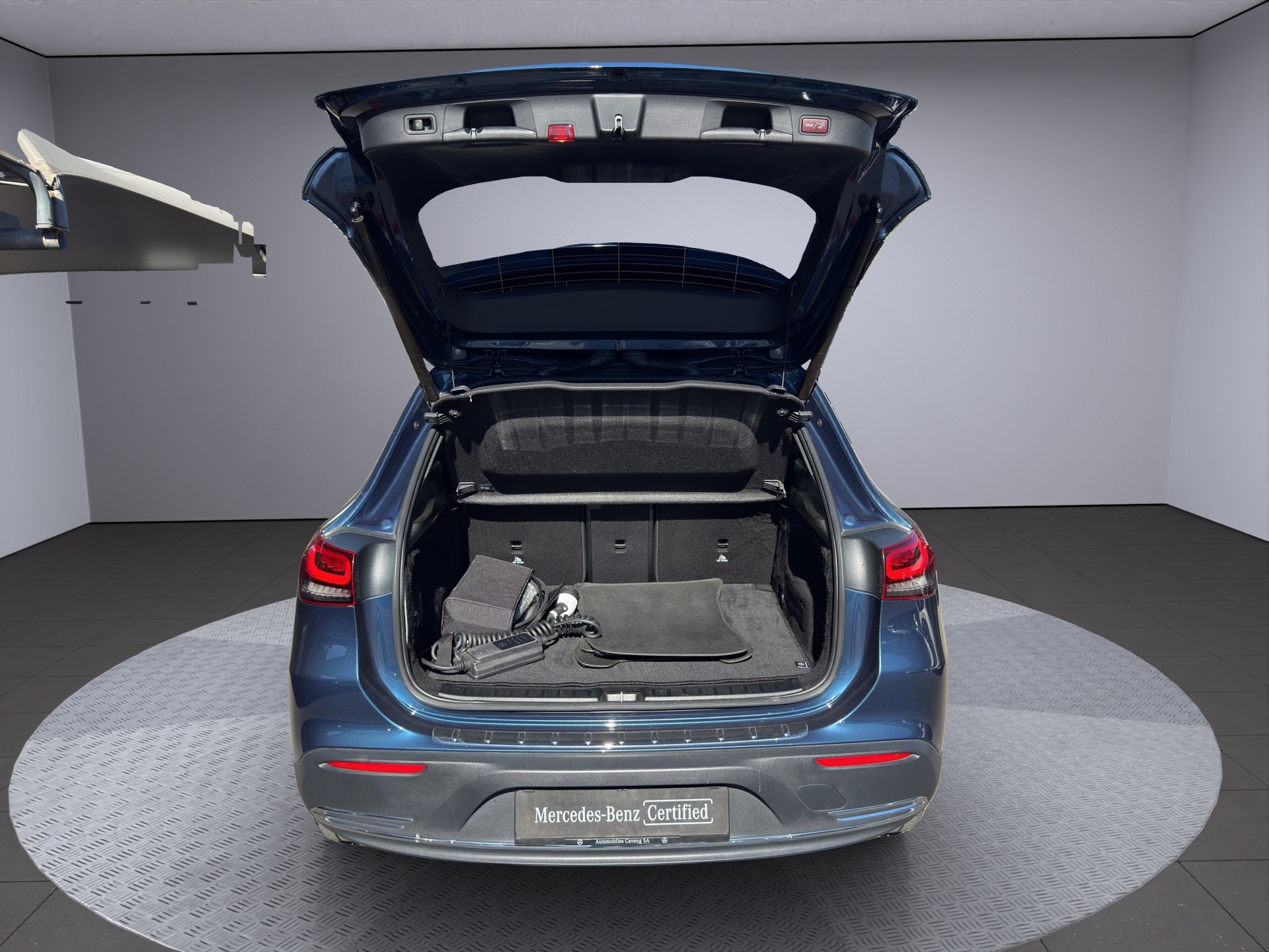 MERCEDES-BENZ EQA 250-image-16