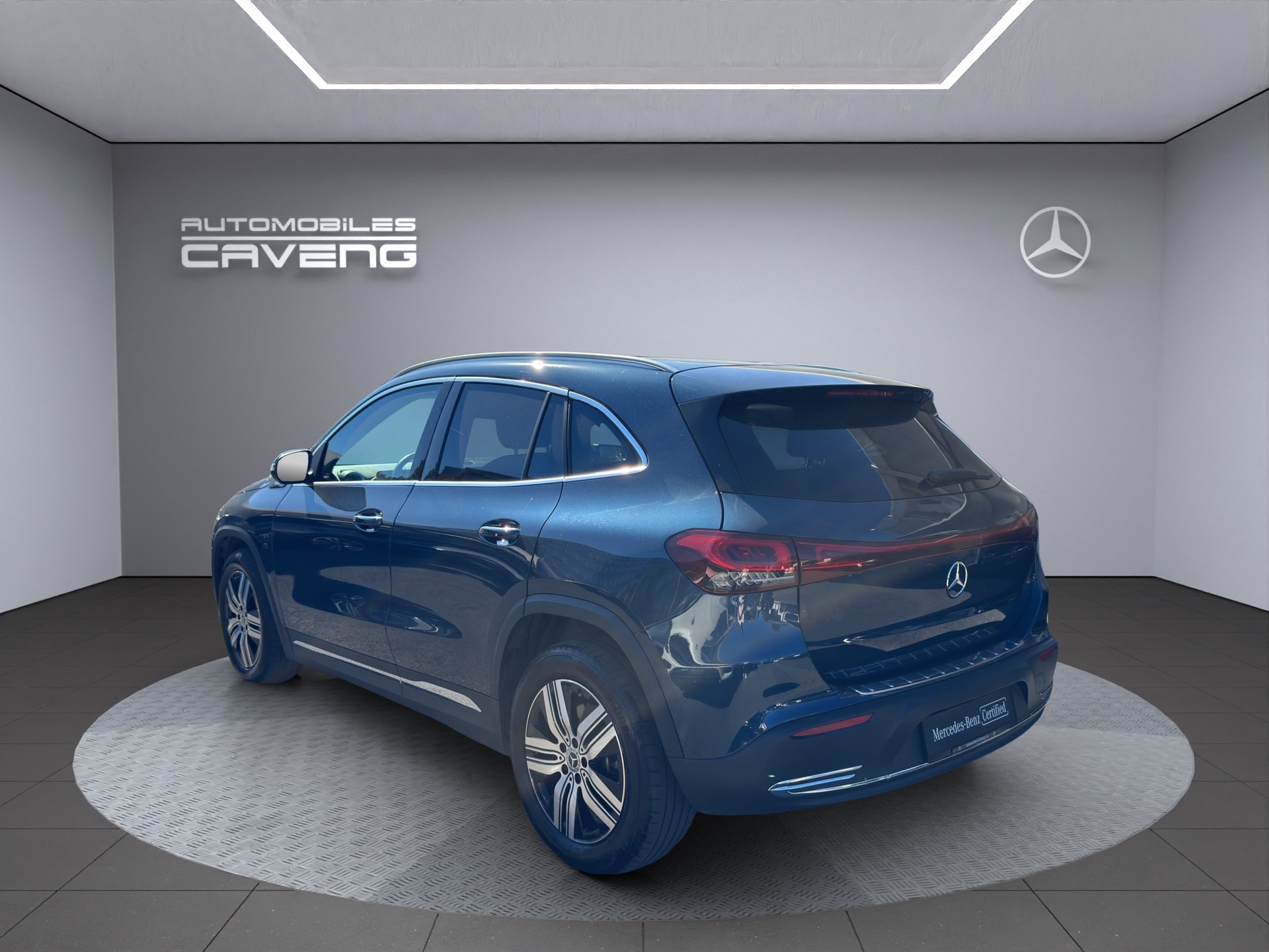 MERCEDES-BENZ EQA 250-showroom-element-2
