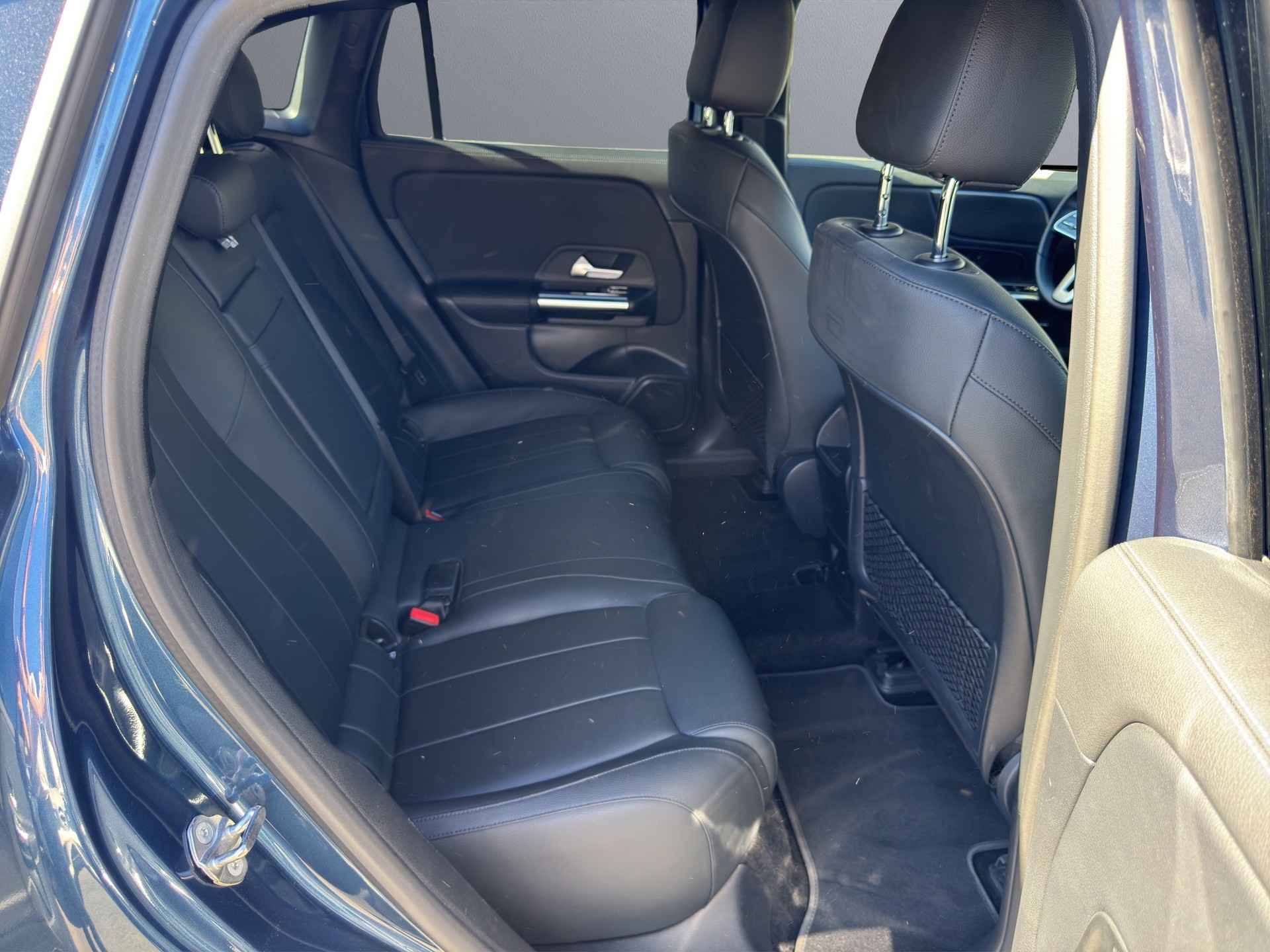 MERCEDES-BENZ EQA 250-image-15