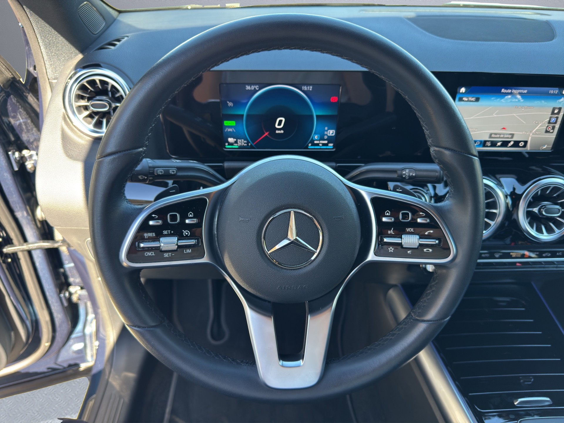 MERCEDES-BENZ EQA 250-image-10
