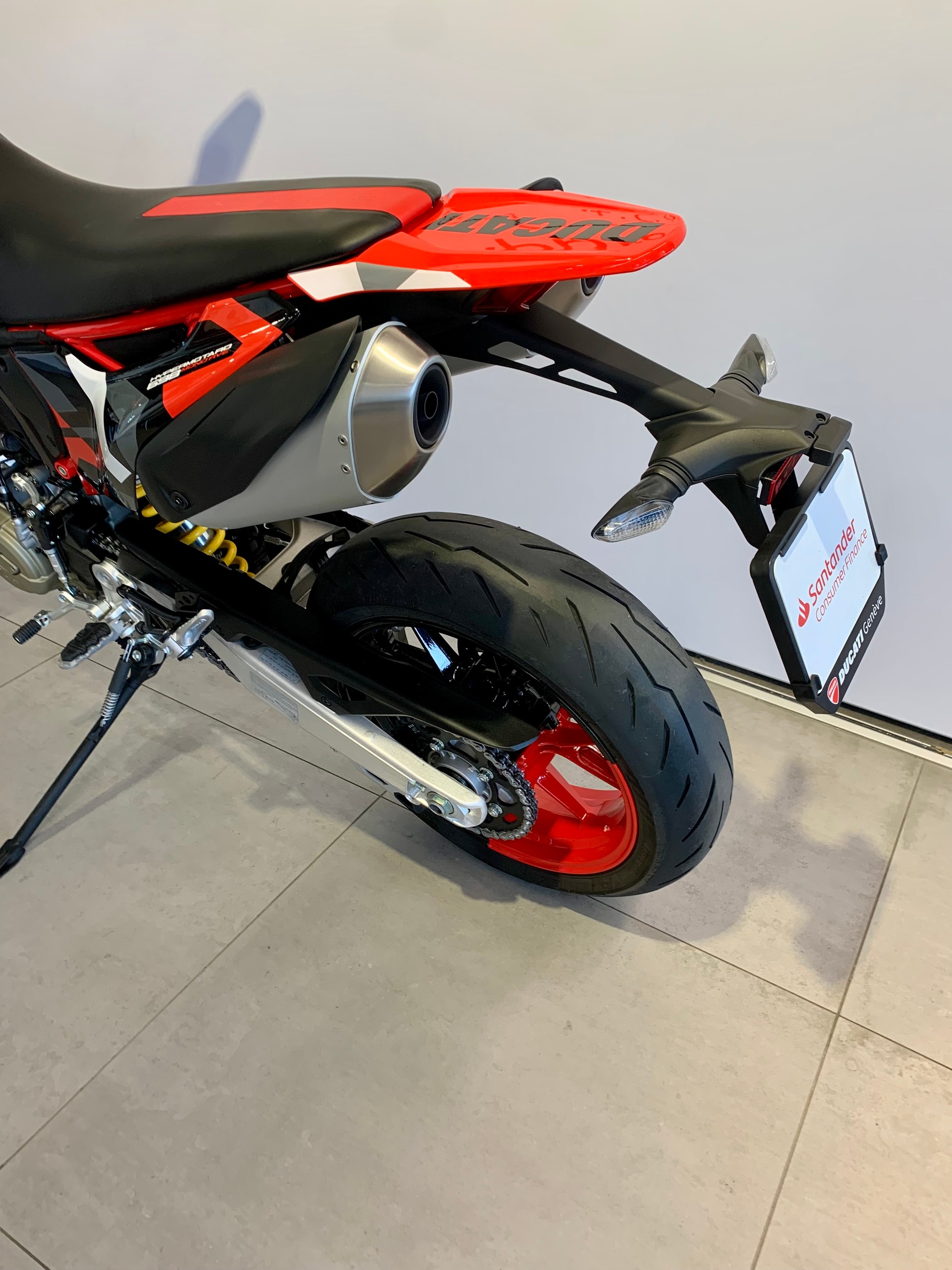 DUCATI Hypermotard 698 Mono RVE (35kW)-image-8
