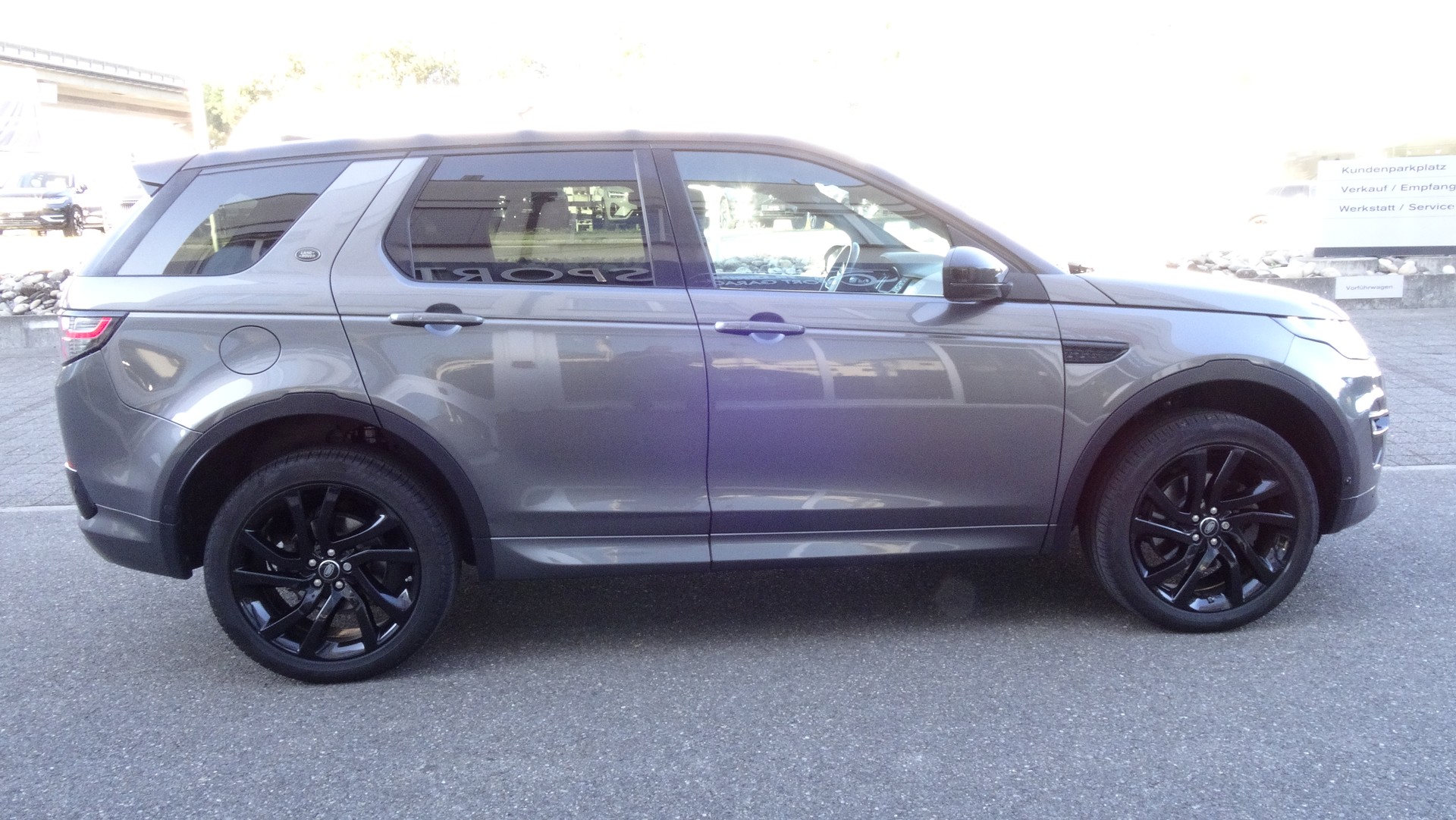 LAND ROVER Discovery Sport 2.0 TD4 HSE Luxury AT9-showroom-element-3