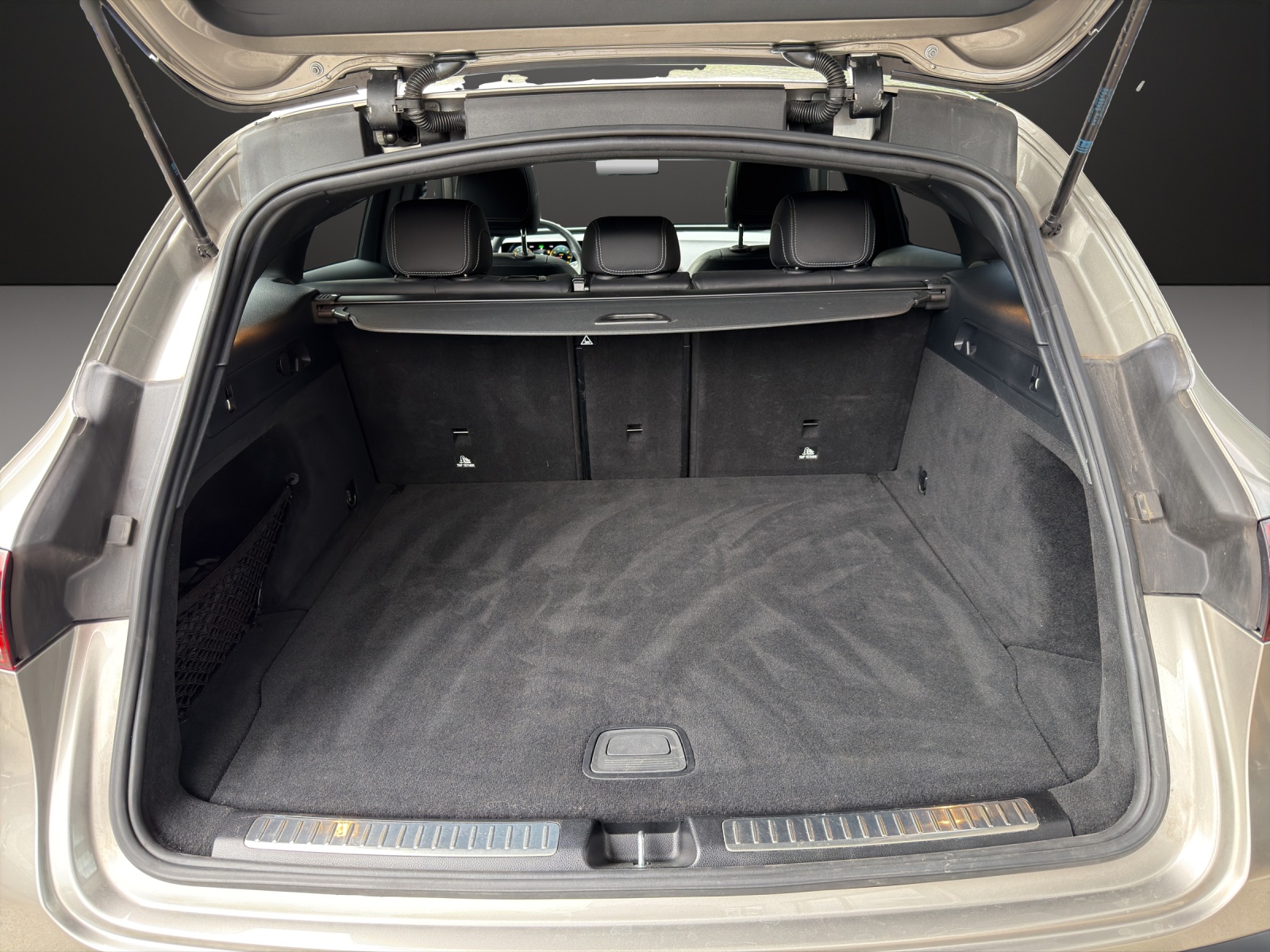 MERCEDES-BENZ EQC 400 AMG Line 4Matic-image-13