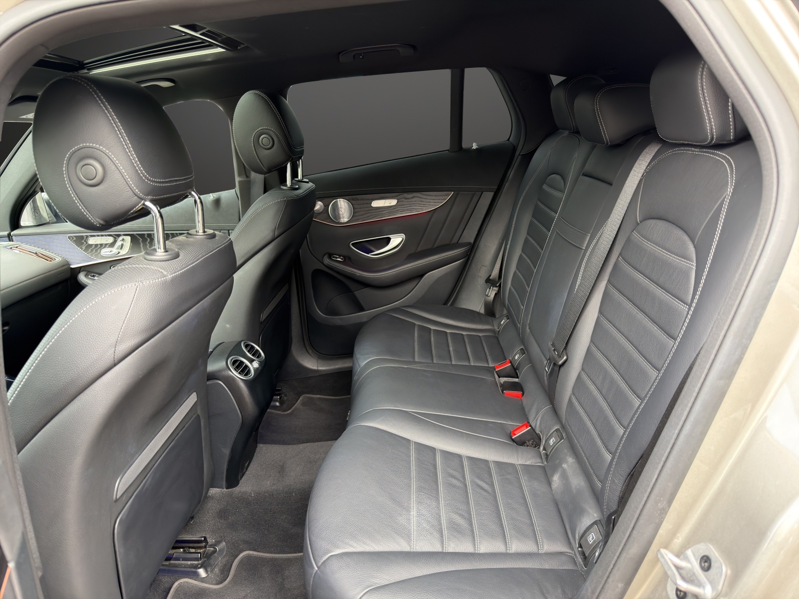 MERCEDES-BENZ EQC 400 AMG Line 4Matic-image-11