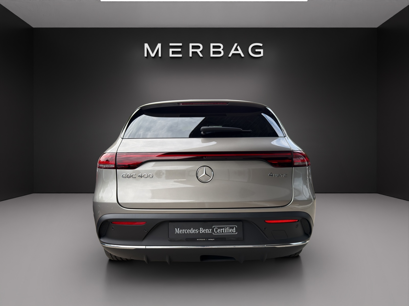 MERCEDES-BENZ EQC 400 AMG Line 4Matic-image-3