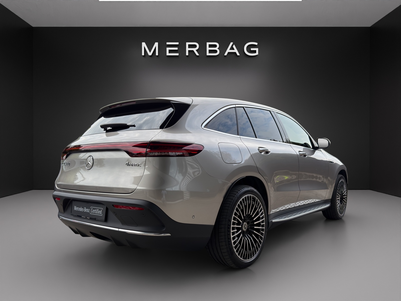 MERCEDES-BENZ EQC 400 AMG Line 4Matic-image-2
