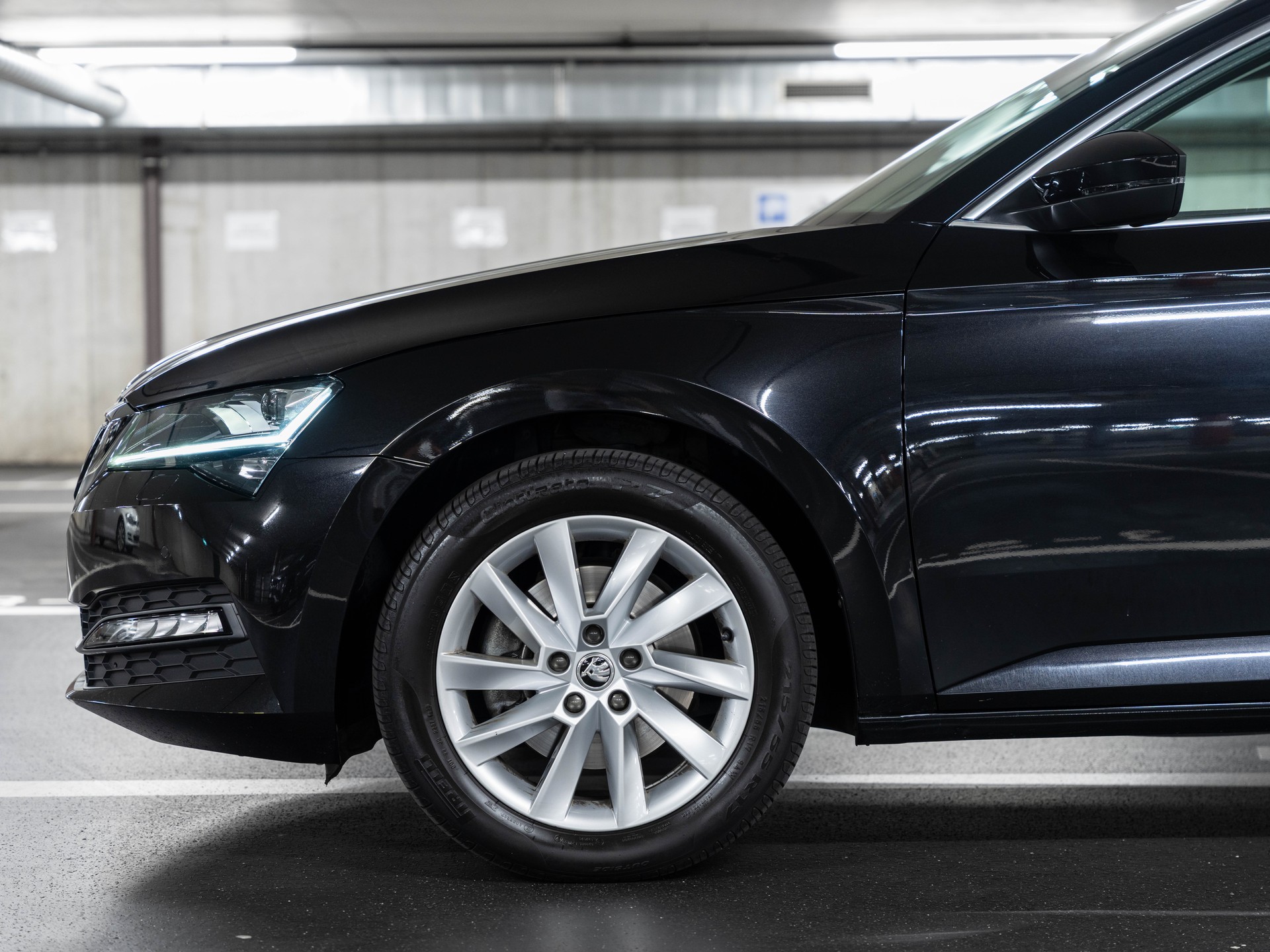 SKODA Superb Combi 2.0 TDi Ambition 4x4 DSG-showroom-element-2