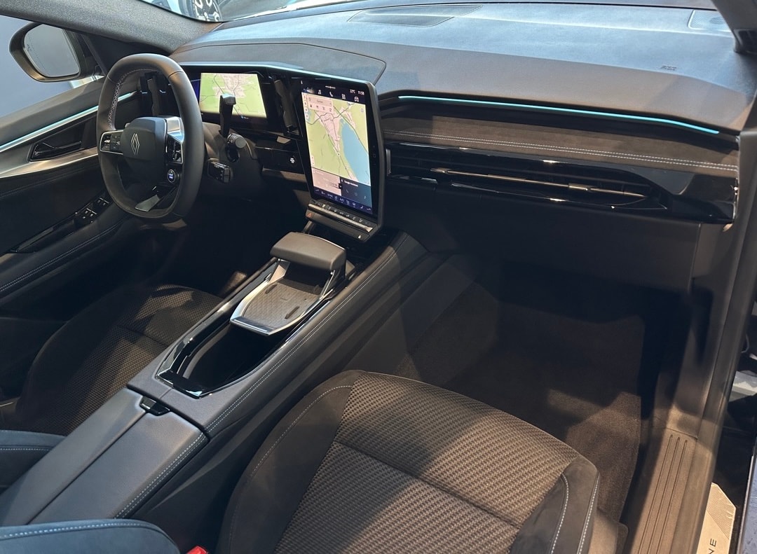 RENAULT Austral 1.2 HEV 200 Techno Esprit Alpine A-image-15