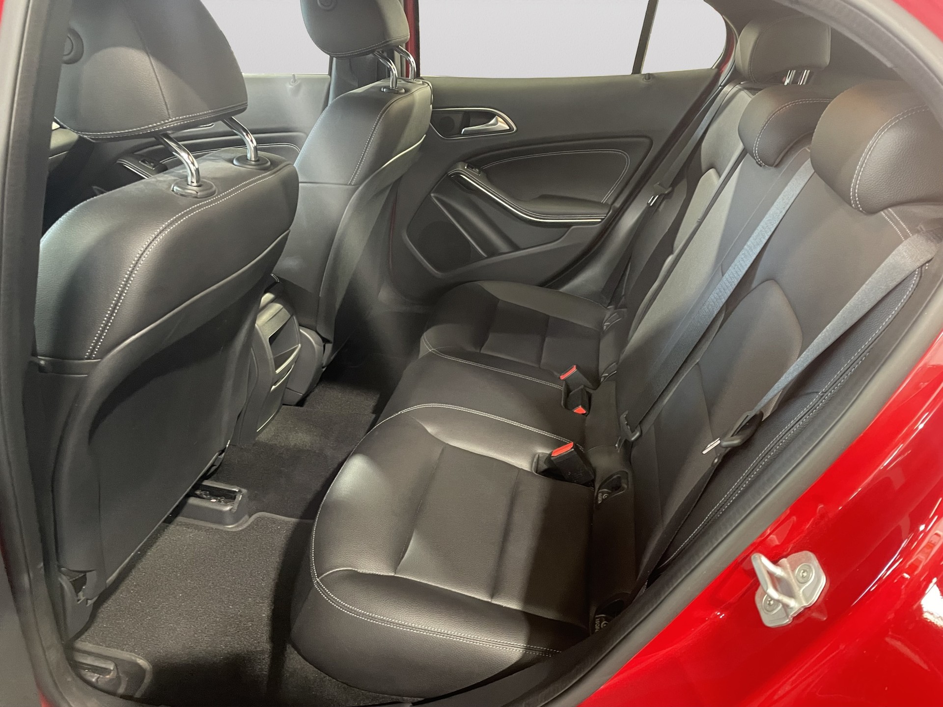 MERCEDES-BENZ GLA 250 Urban 4Matic 7G-DCT-image-8