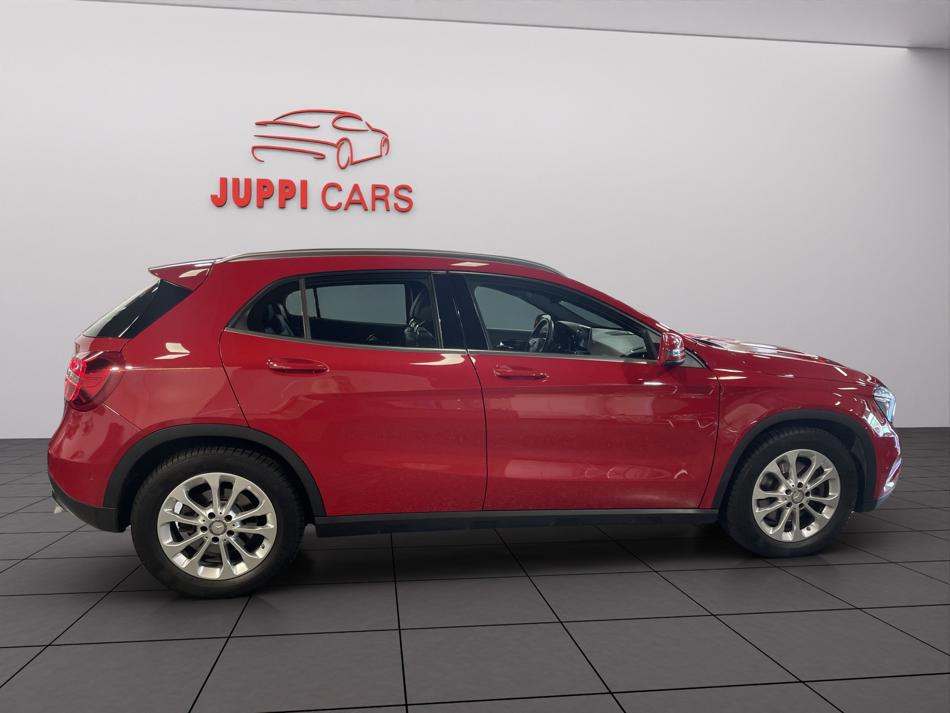 MERCEDES-BENZ GLA 250 Urban 4Matic 7G-DCT-showroom-element-3