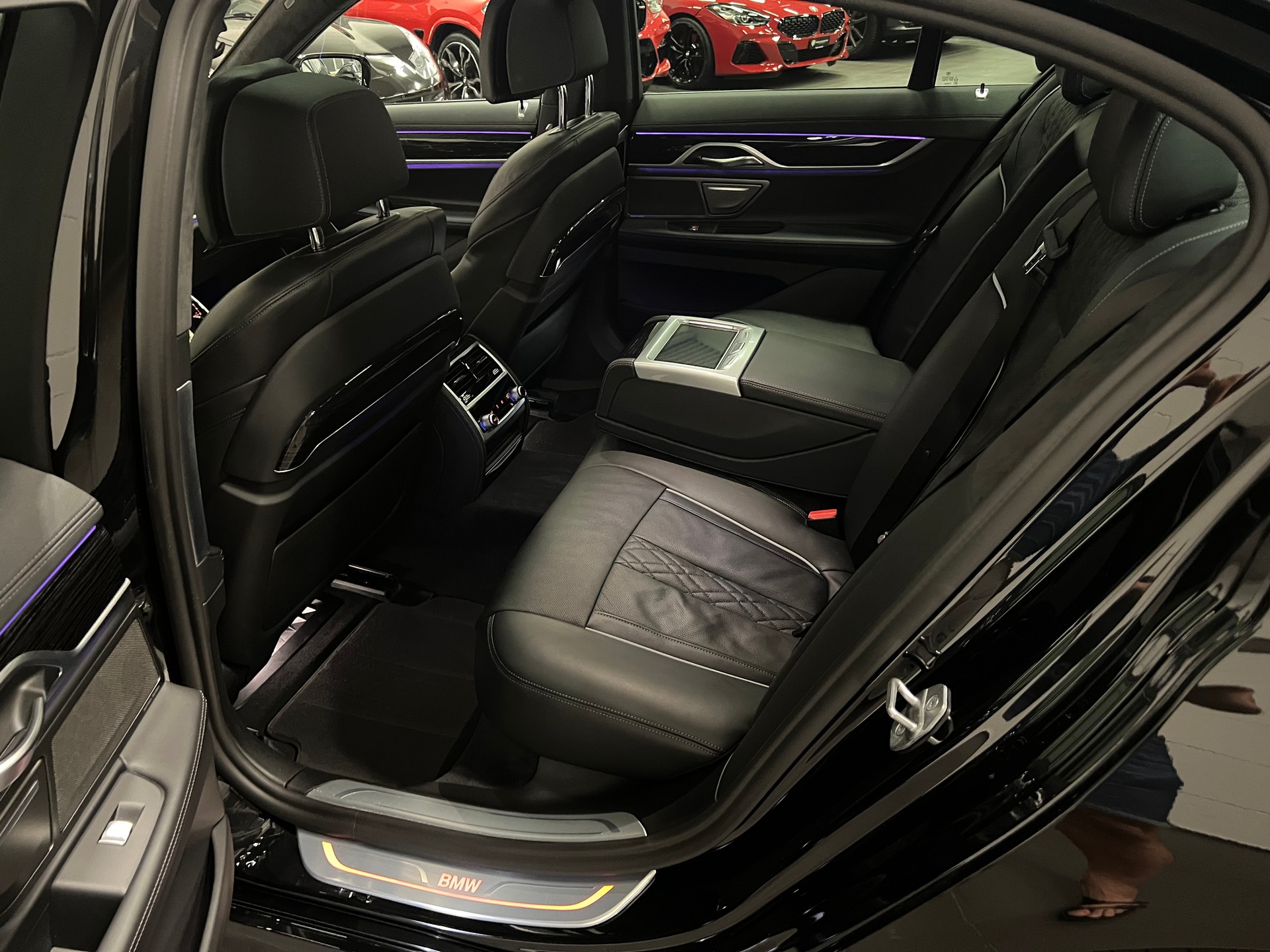BMW 730d xDrive 48V Steptronic-image-21