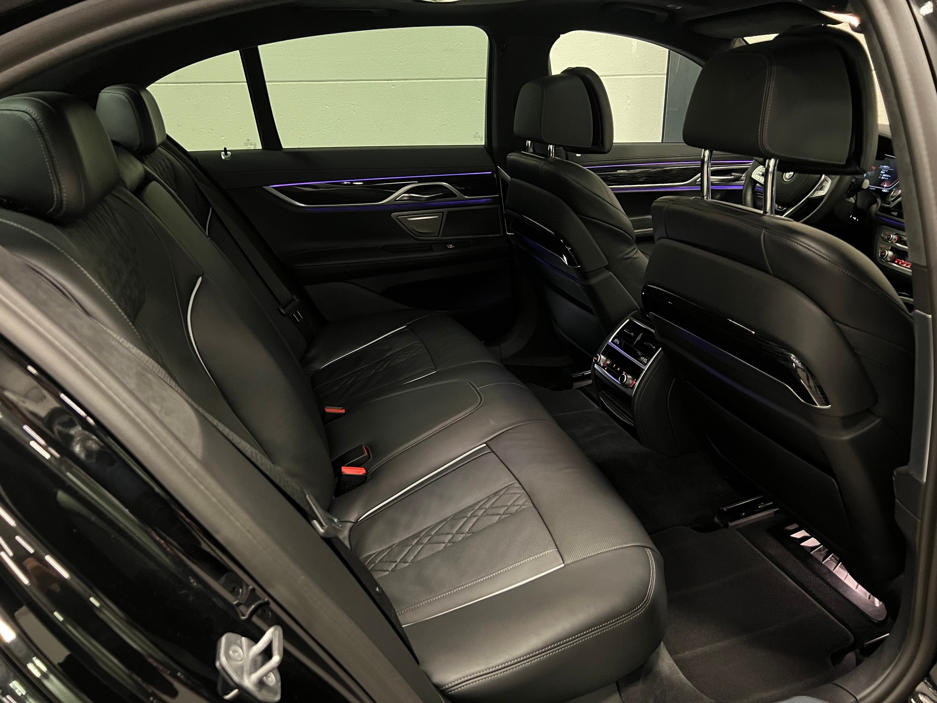 BMW 730d xDrive 48V Steptronic-image-22