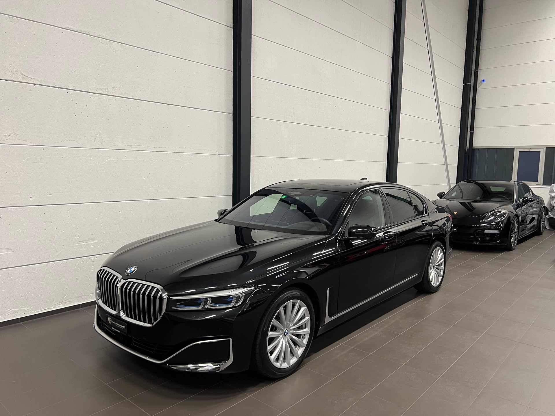 BMW 730d xDrive 48V Steptronic-image-4