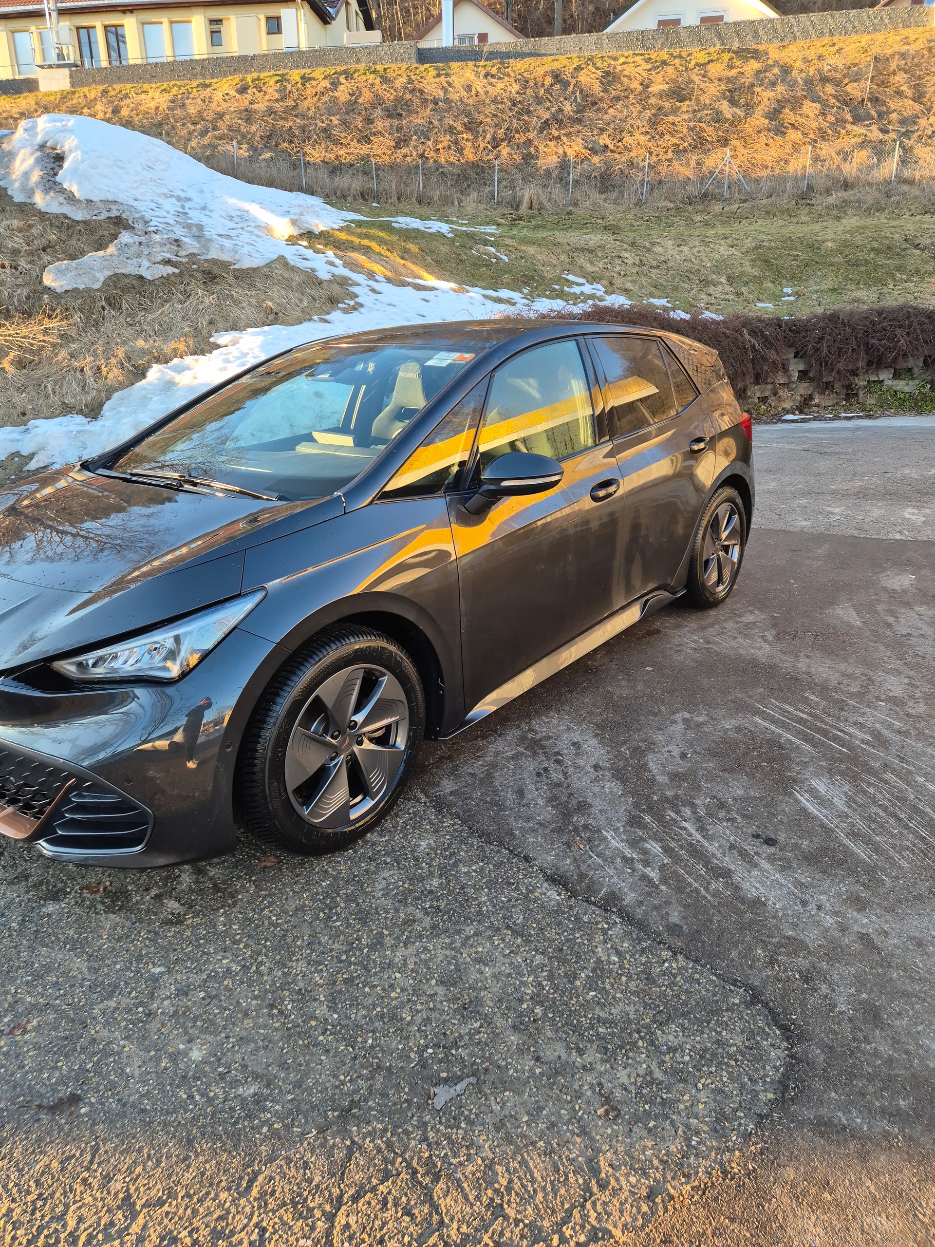 CUPRA Born 58kwh e-boost sensation-image-2