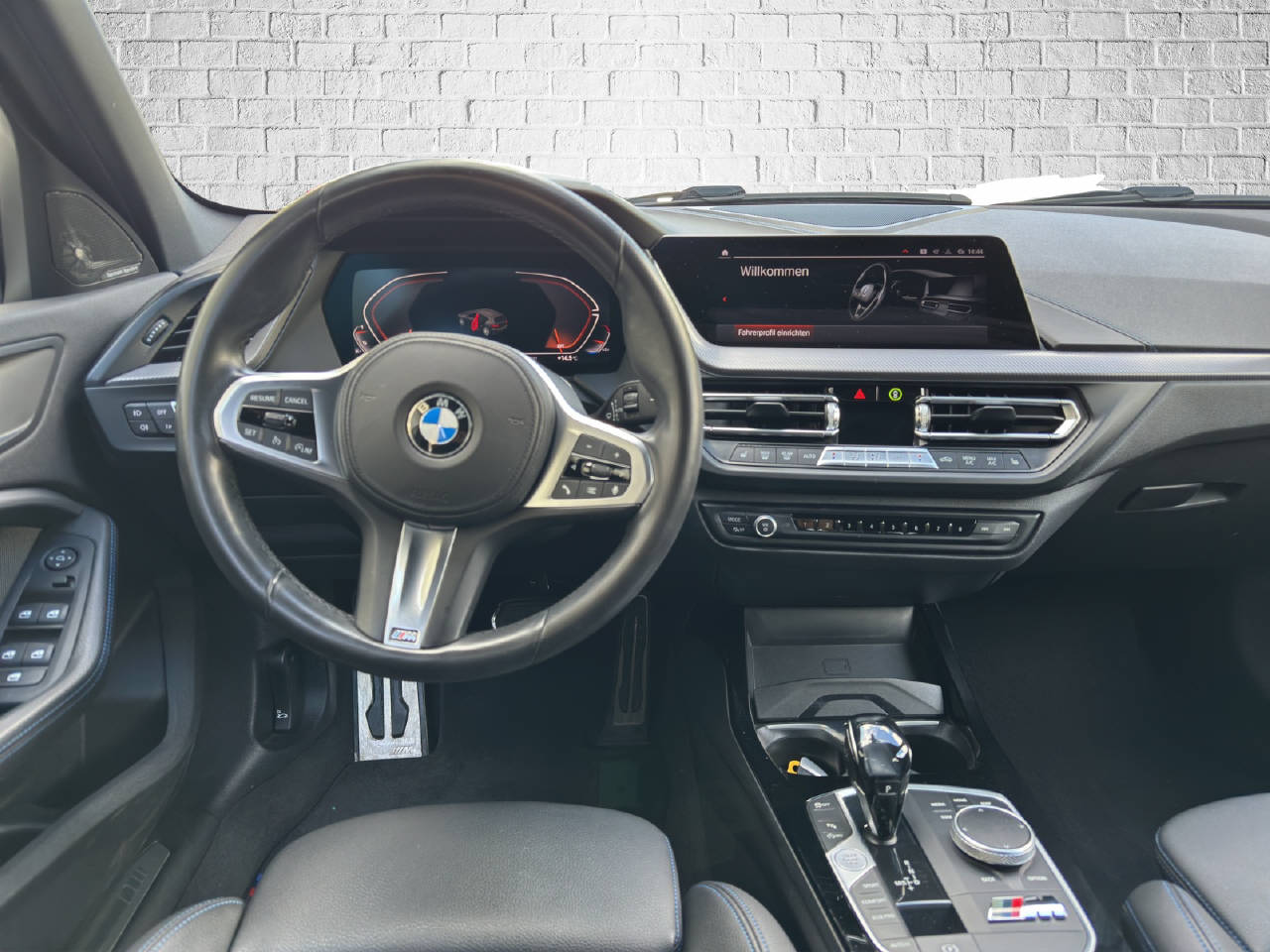 BMW 118i-image-8