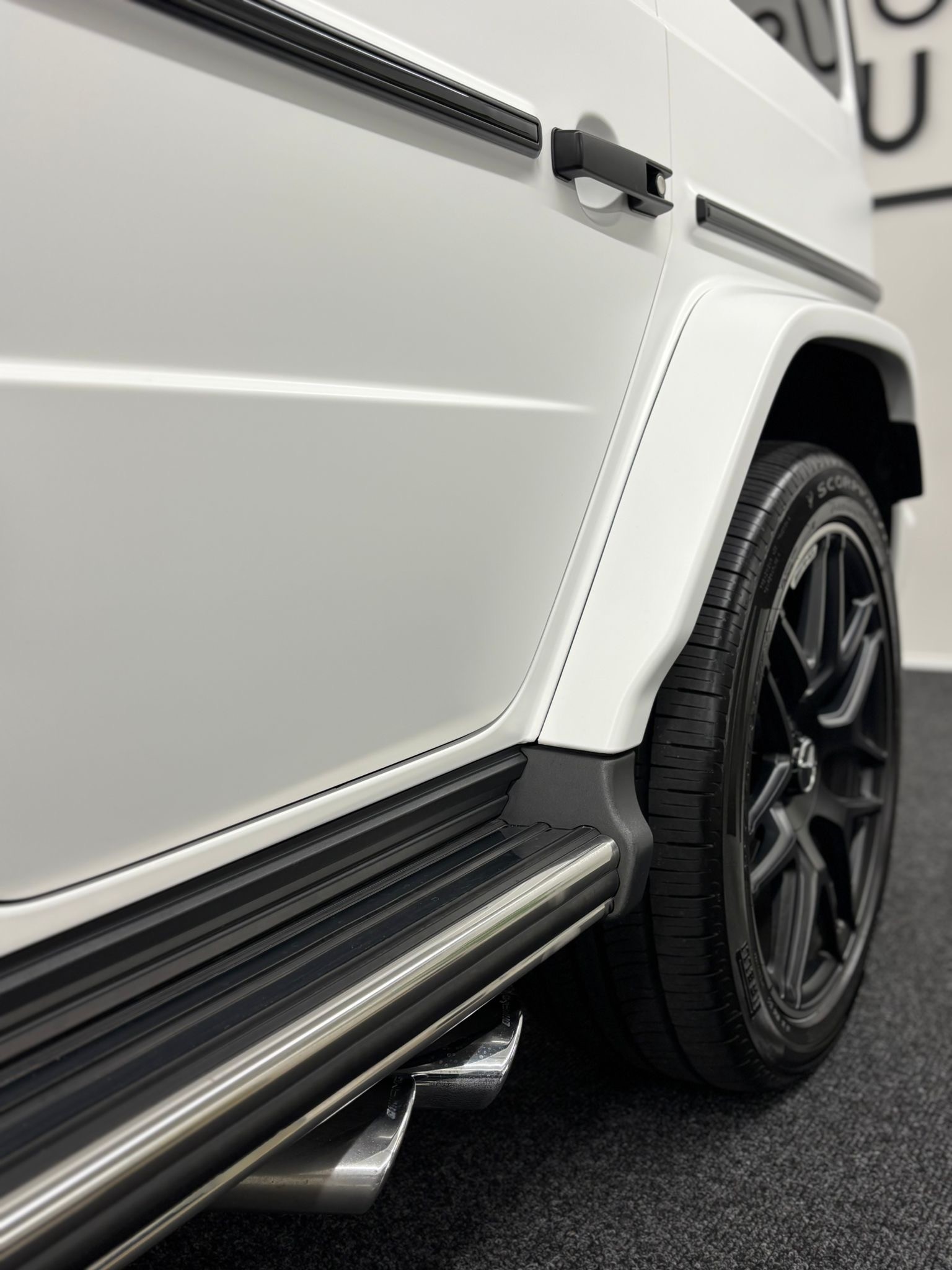 MERCEDES-BENZ G 63 AMG SATIN WHITE MATT-image-11