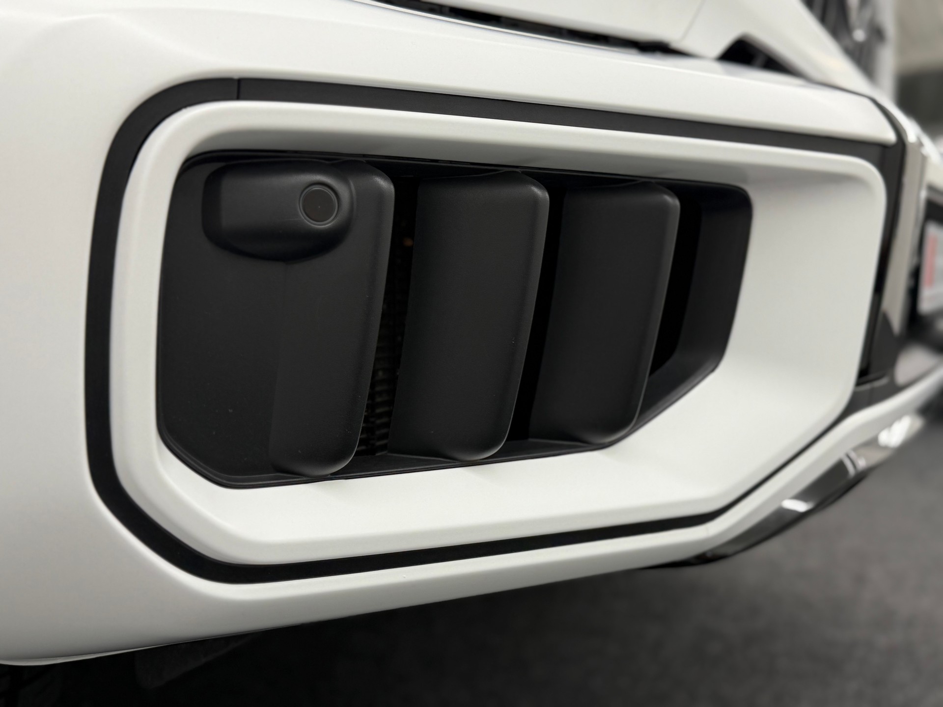 MERCEDES-BENZ G 63 AMG SATIN WHITE MATT-image-12