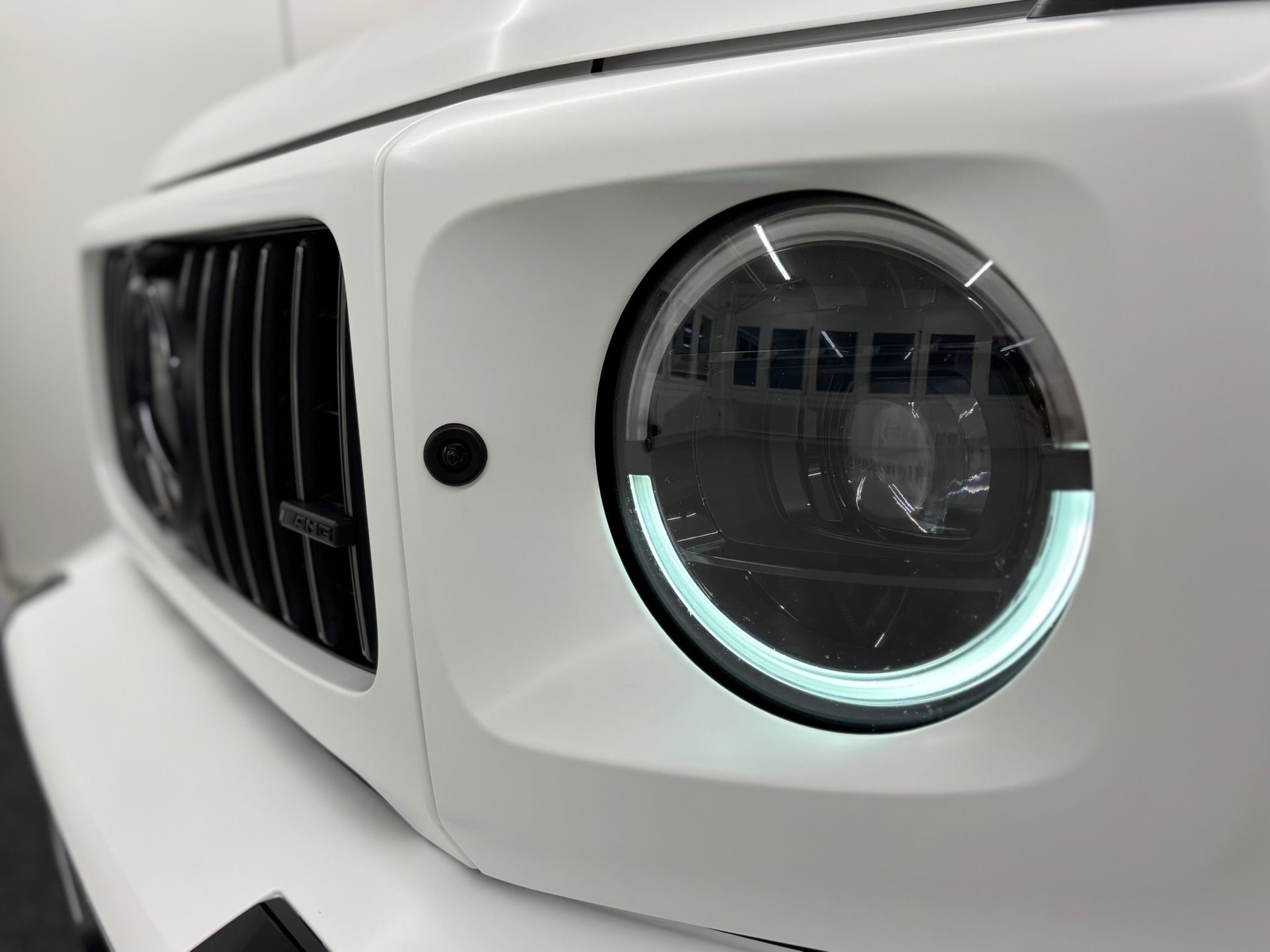 MERCEDES-BENZ G 63 AMG SATIN WHITE MATT-image-13