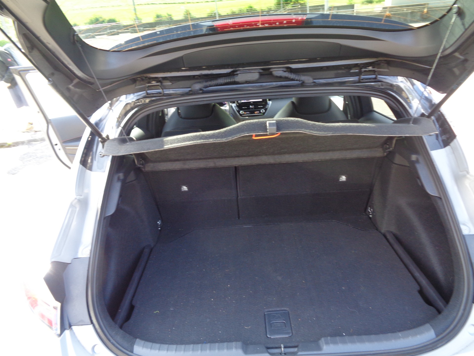 TOYOTA Corolla 2.0 HSD GR-S e-CVT-image-11
