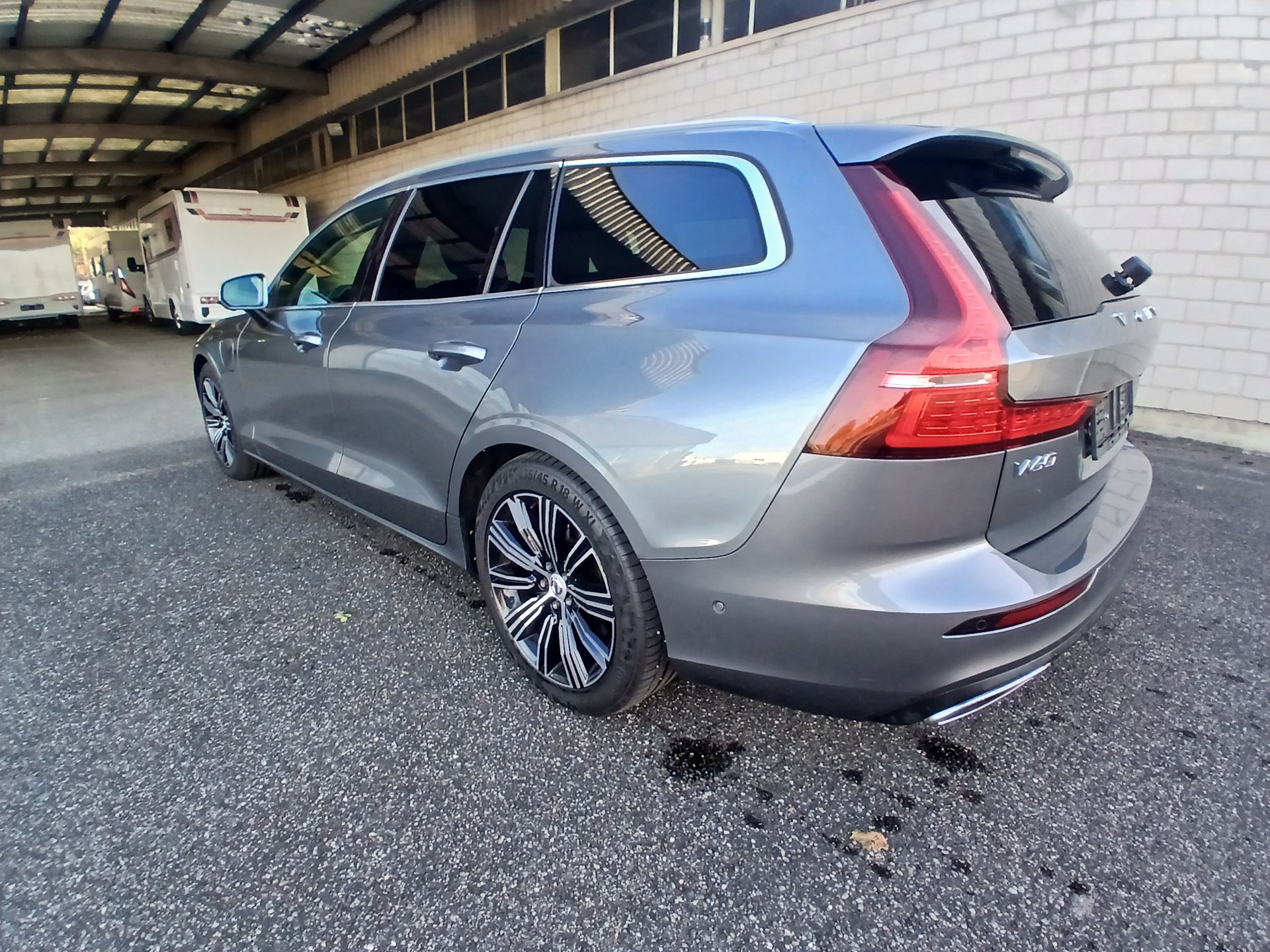 VOLVO V60 T6 eAWD Twin Engine Inscription Geartronic-image-2