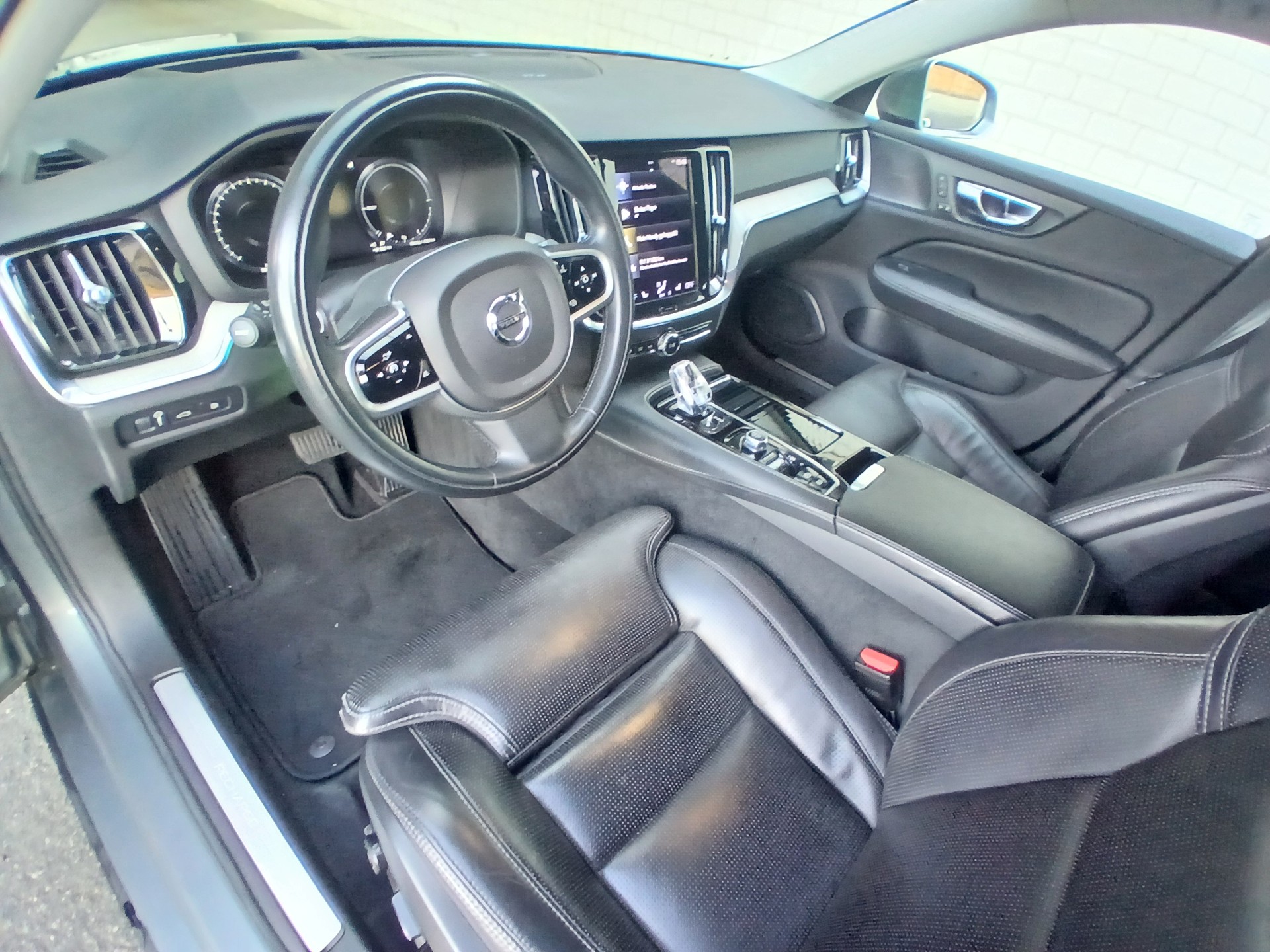 VOLVO V60 T6 eAWD Twin Engine Inscription Geartronic-image-7