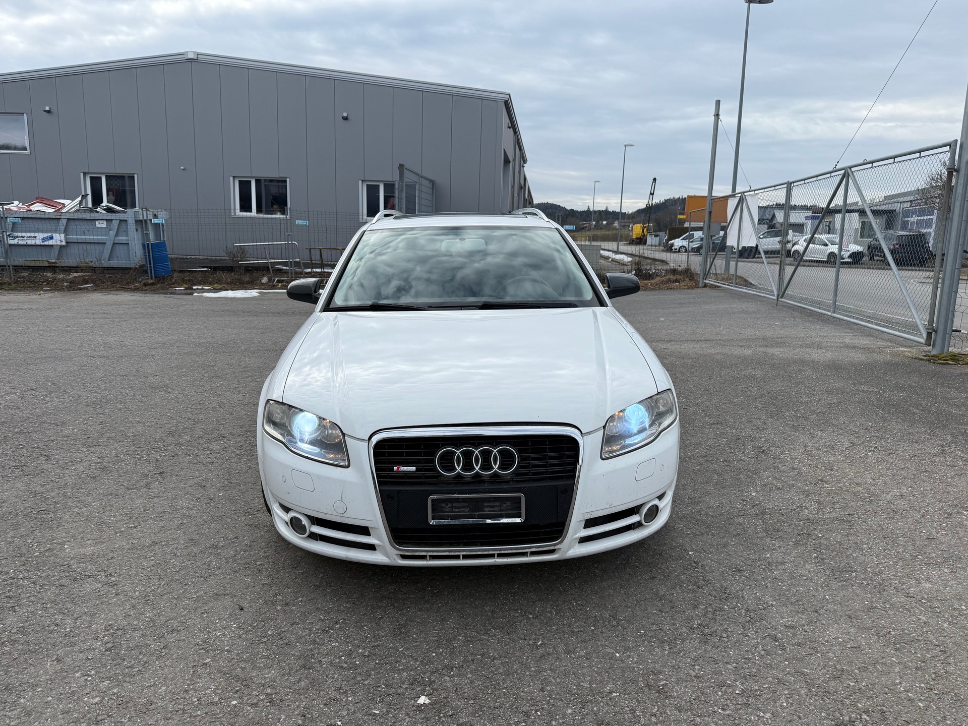 AUDI A4 Avant 3.0 V6 TDI quattro-showroom-element-2