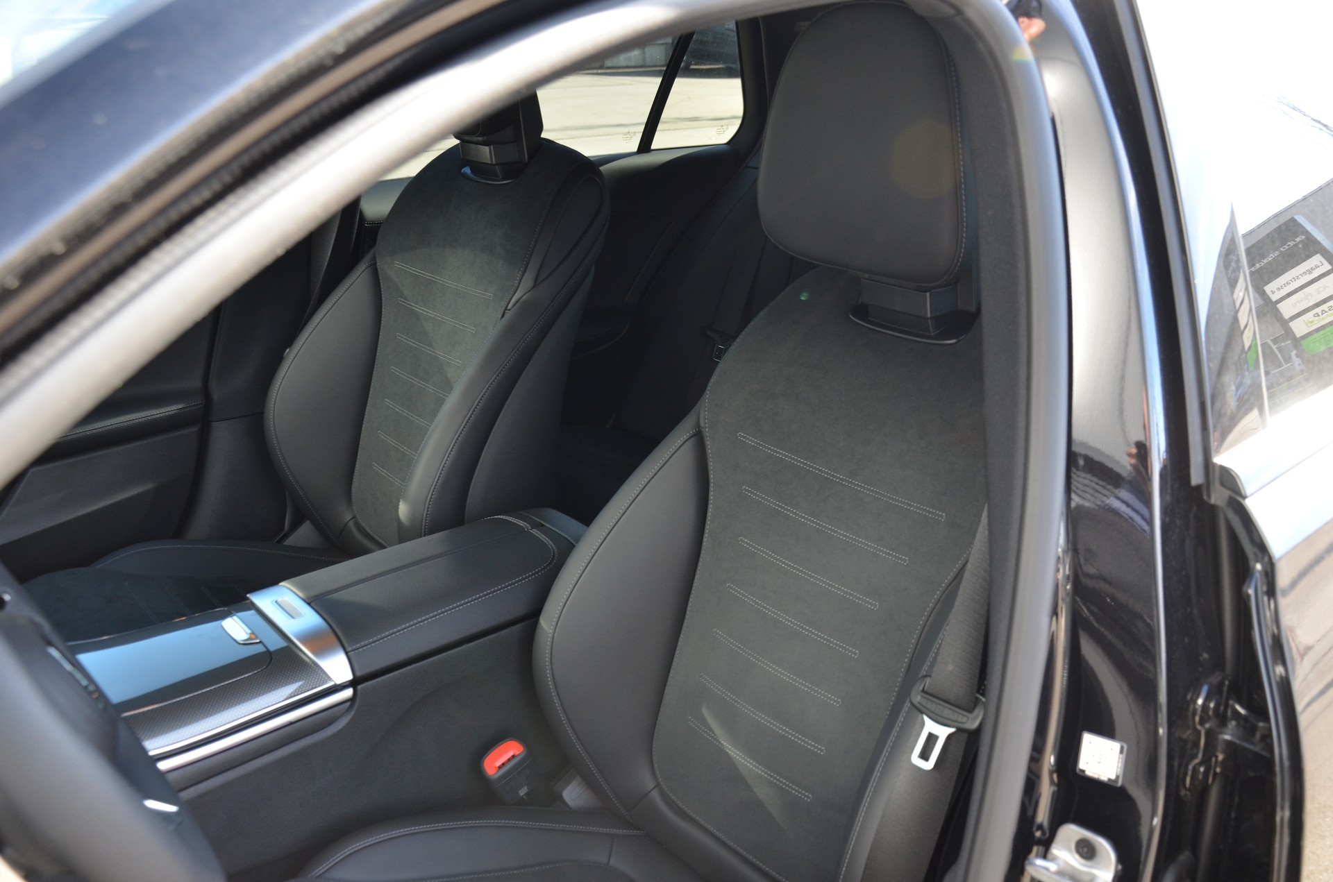 MERCEDES-BENZ C 220 d AMG Line 4Matic Swiss Star T-image-22