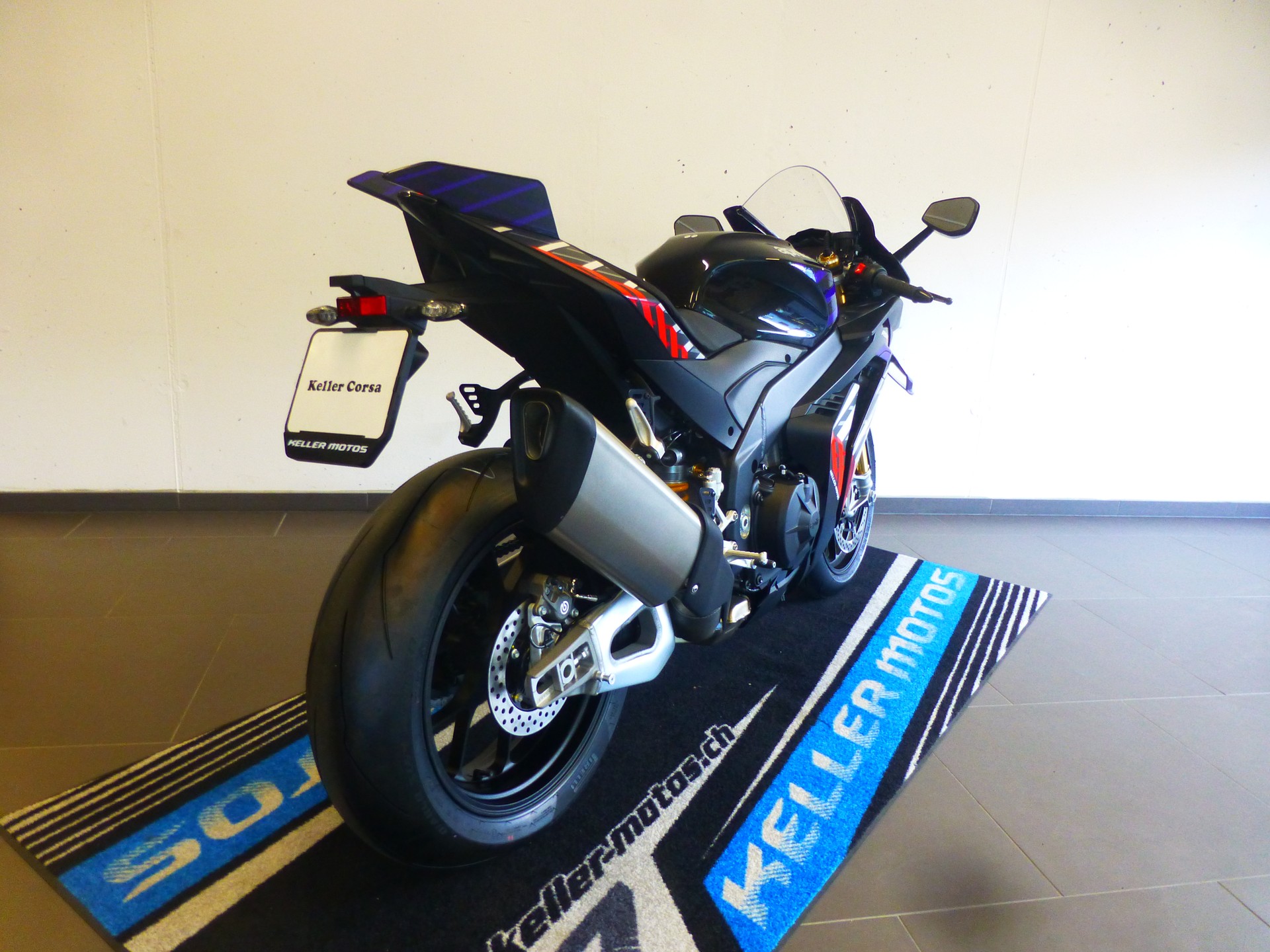 APRILIA RSV4 1100 E5+ Factory-image-15