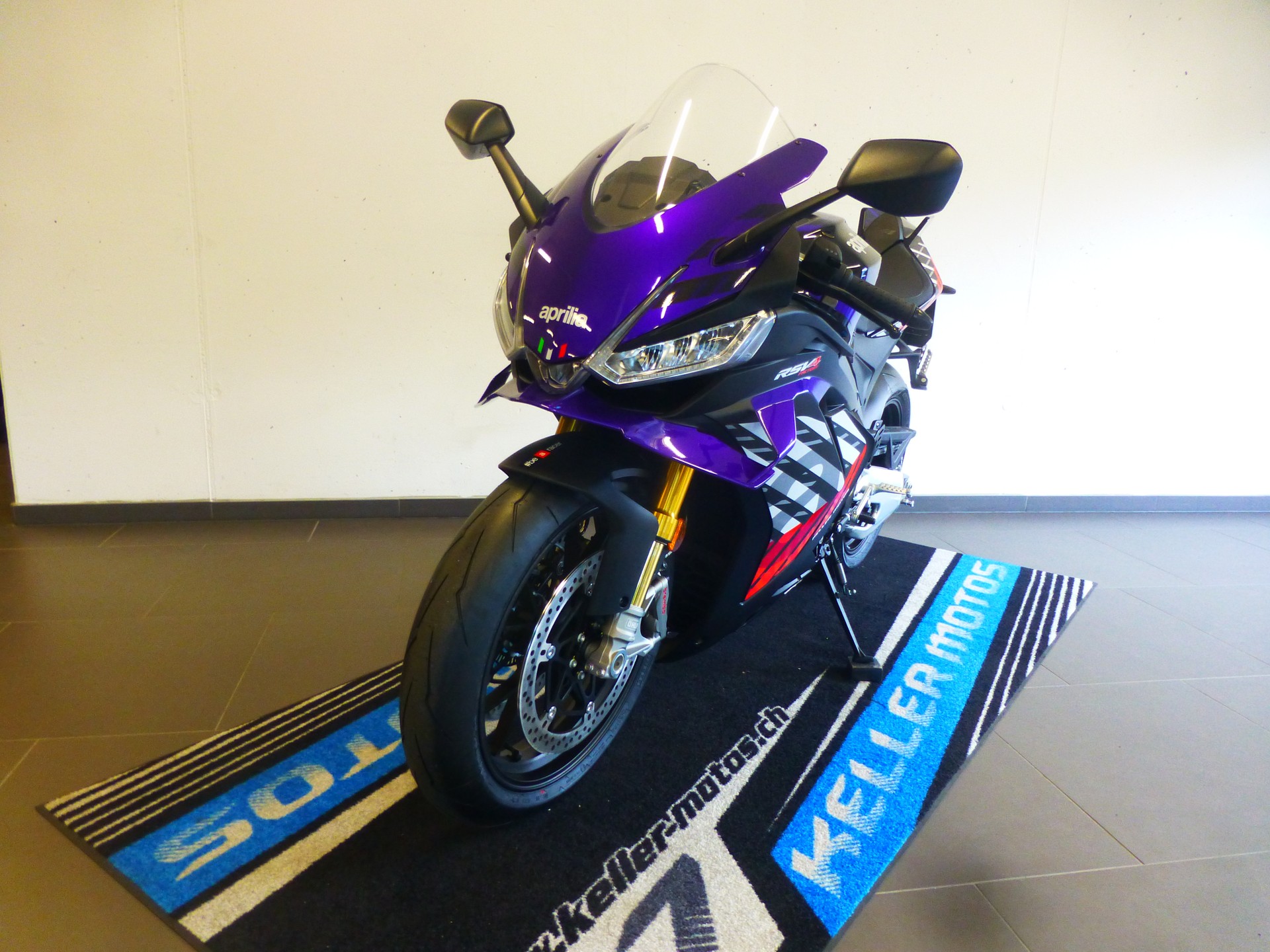 APRILIA RSV4 1100 E5+ Factory-image-12