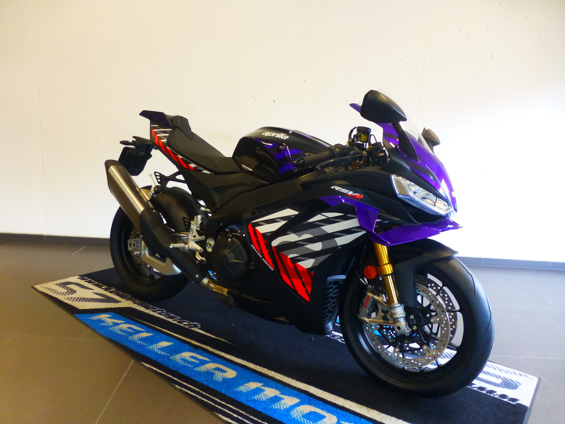APRILIA RSV4 1100 E5+ Factory-image-2