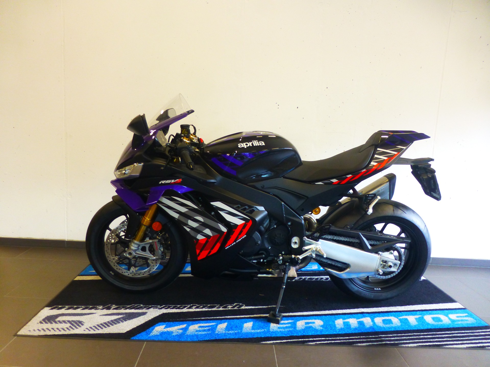 APRILIA RSV4 1100 E5+ Factory-image-1