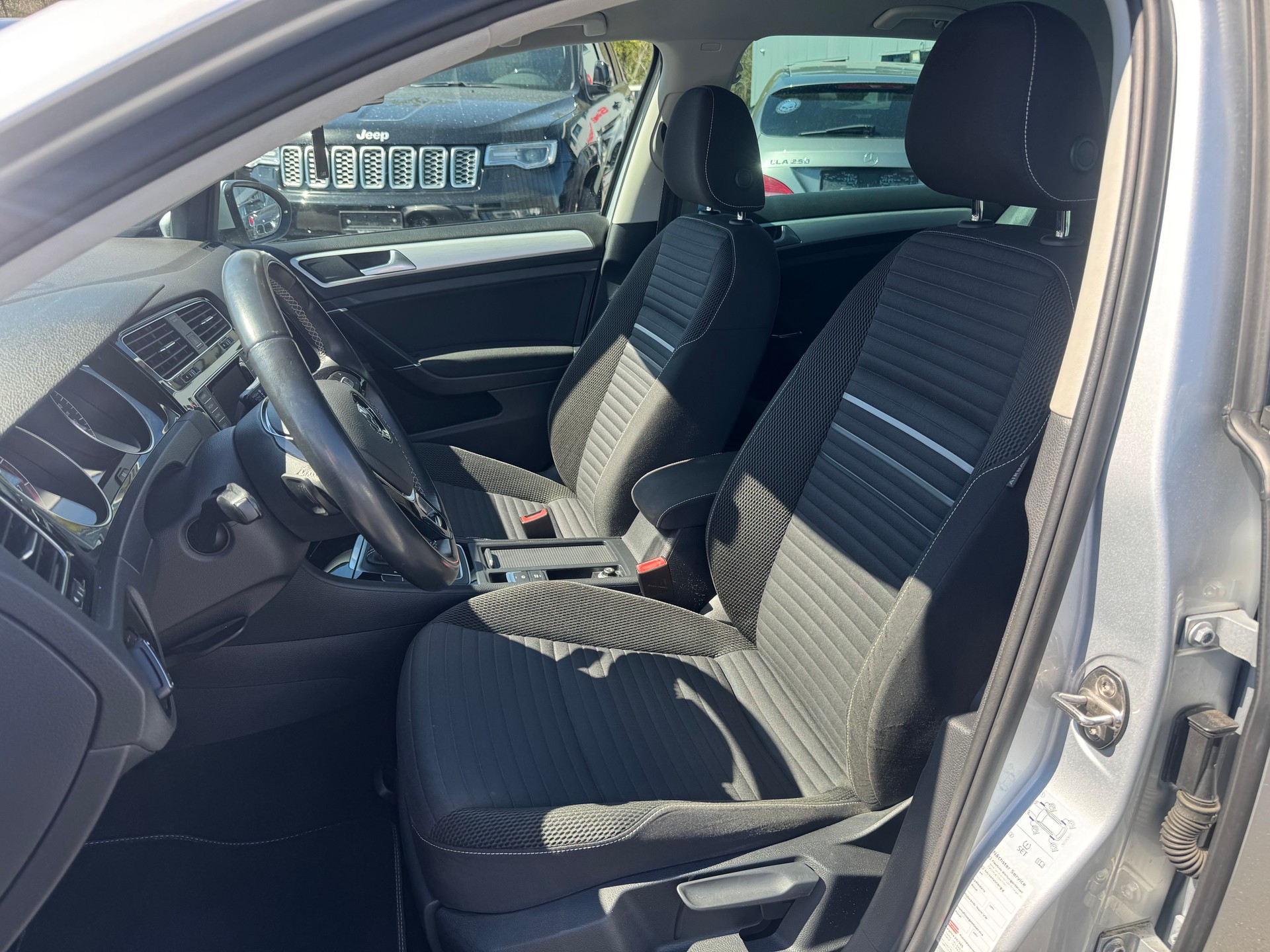 VW Golf 1.4 TSI Cup DSG-image-7