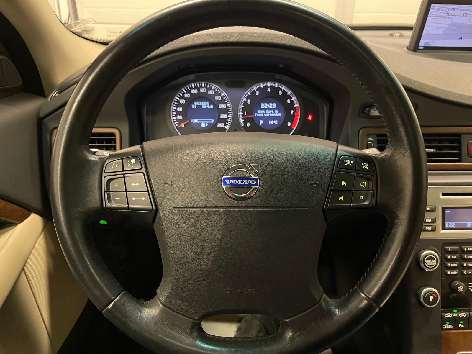 VOLVO V70 3.2 Summum-image-16