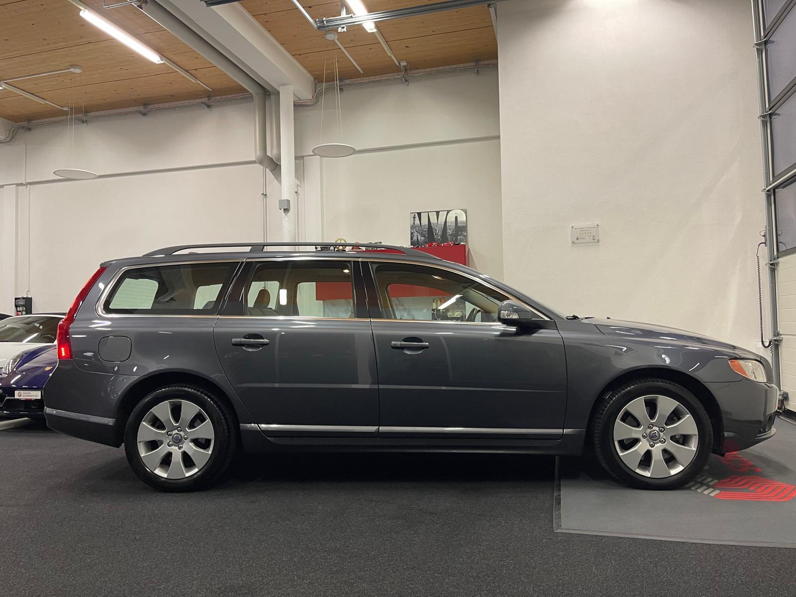 VOLVO V70 3.2 Summum-showroom-element-3