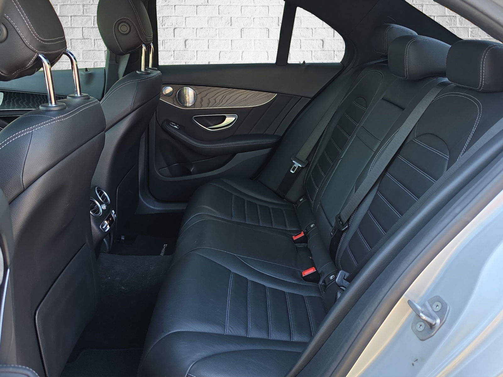 MERCEDES-BENZ C 220 d AMG Line 4Matic 9G-Tronic-image-18