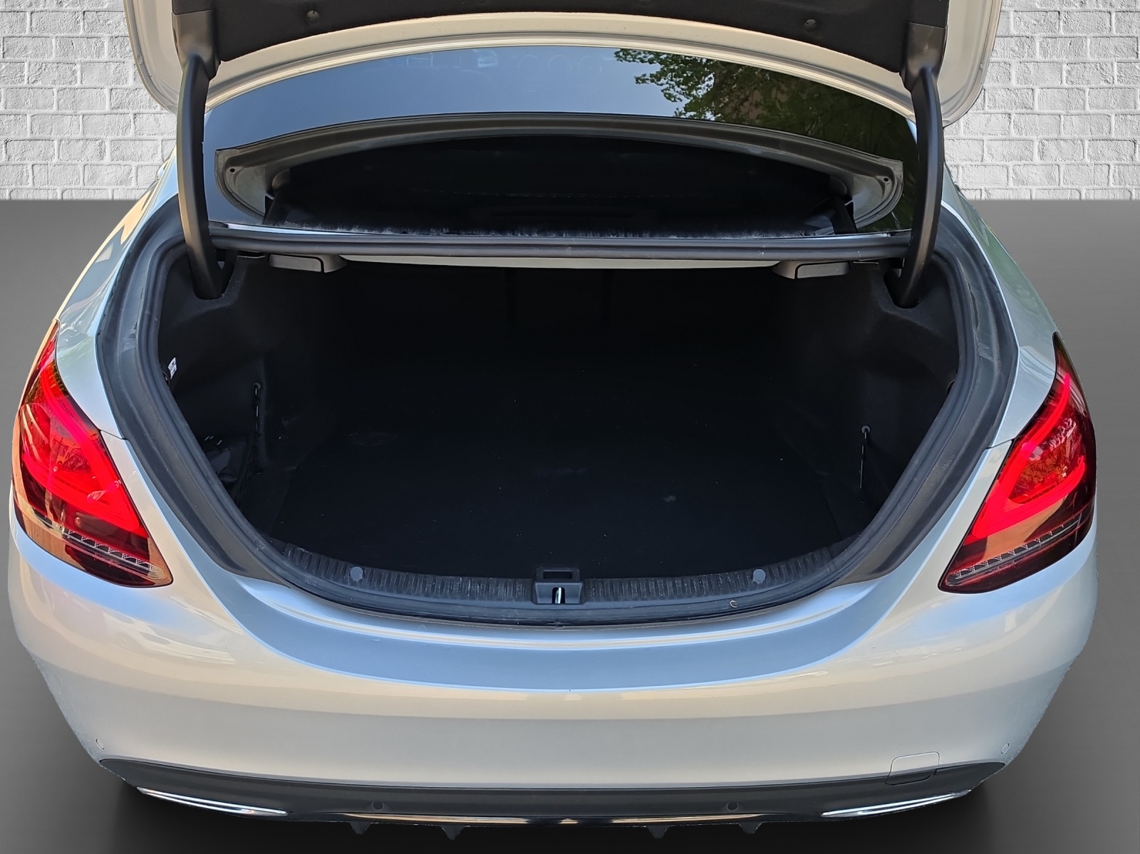 MERCEDES-BENZ C 220 d AMG Line 4Matic 9G-Tronic-image-21