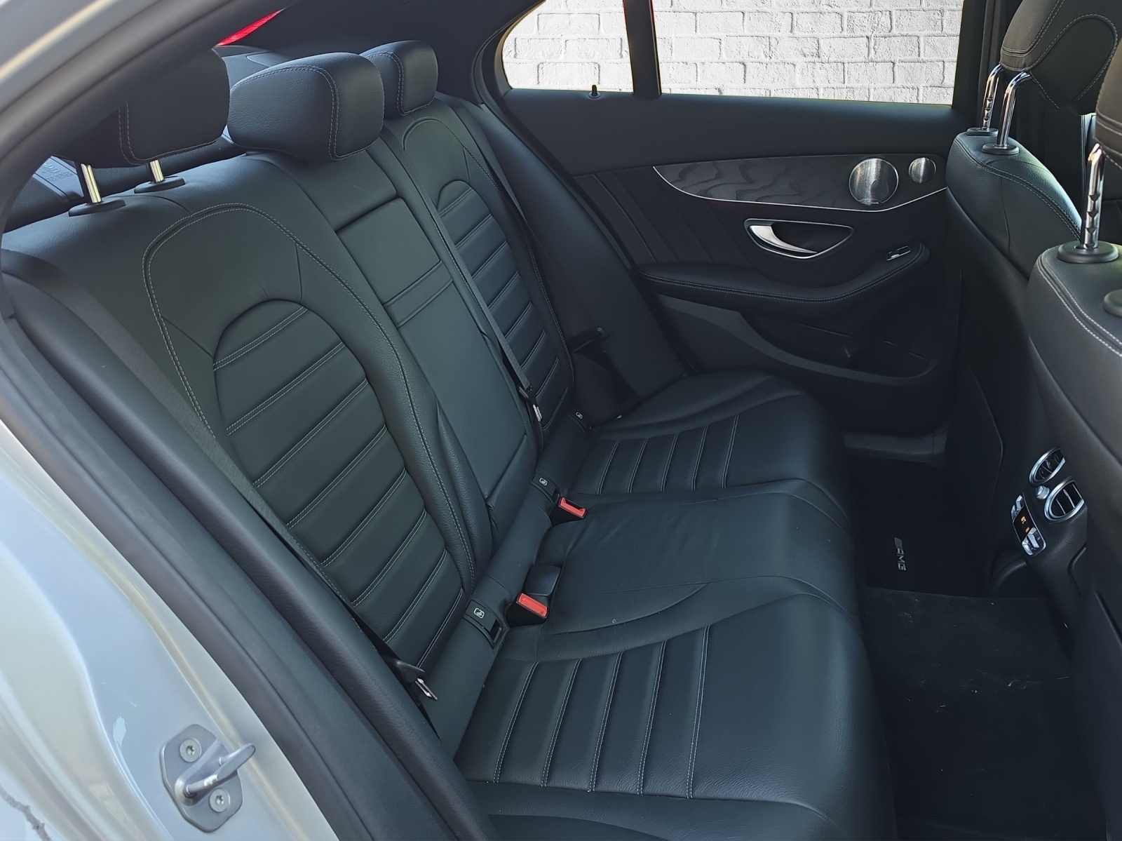 MERCEDES-BENZ C 220 d AMG Line 4Matic 9G-Tronic-image-17