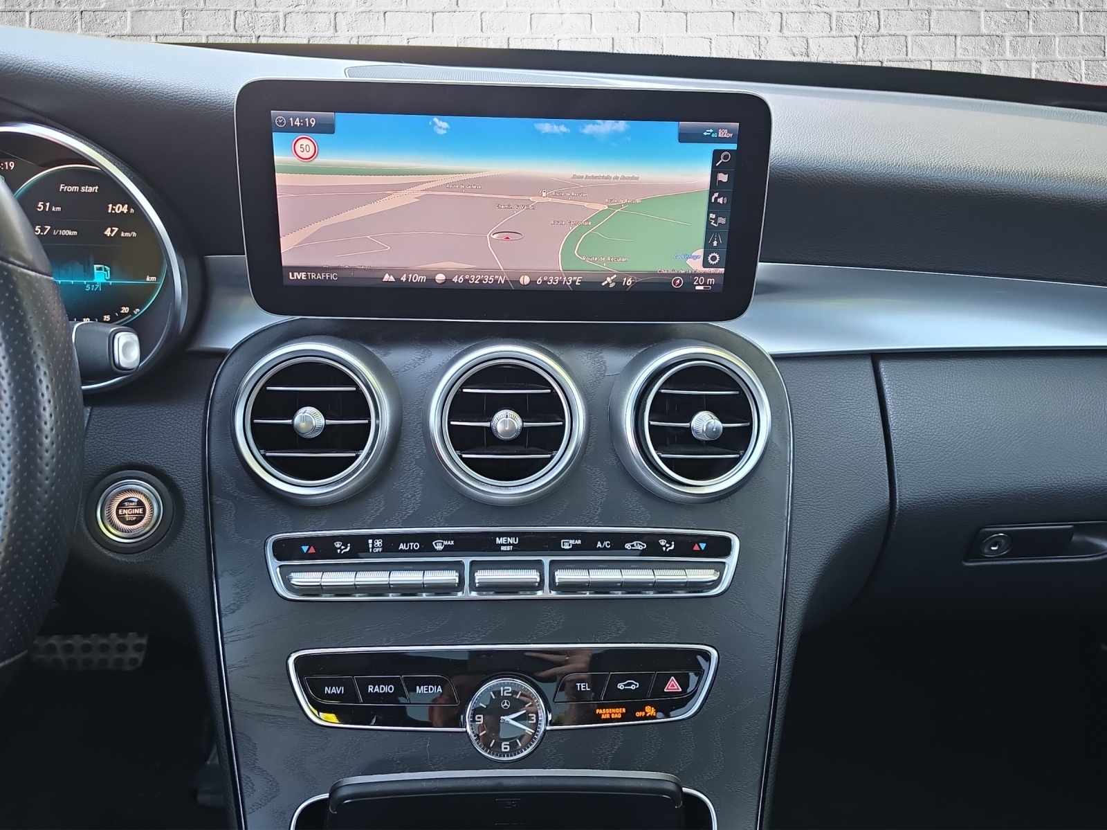 MERCEDES-BENZ C 220 d AMG Line 4Matic 9G-Tronic-image-12