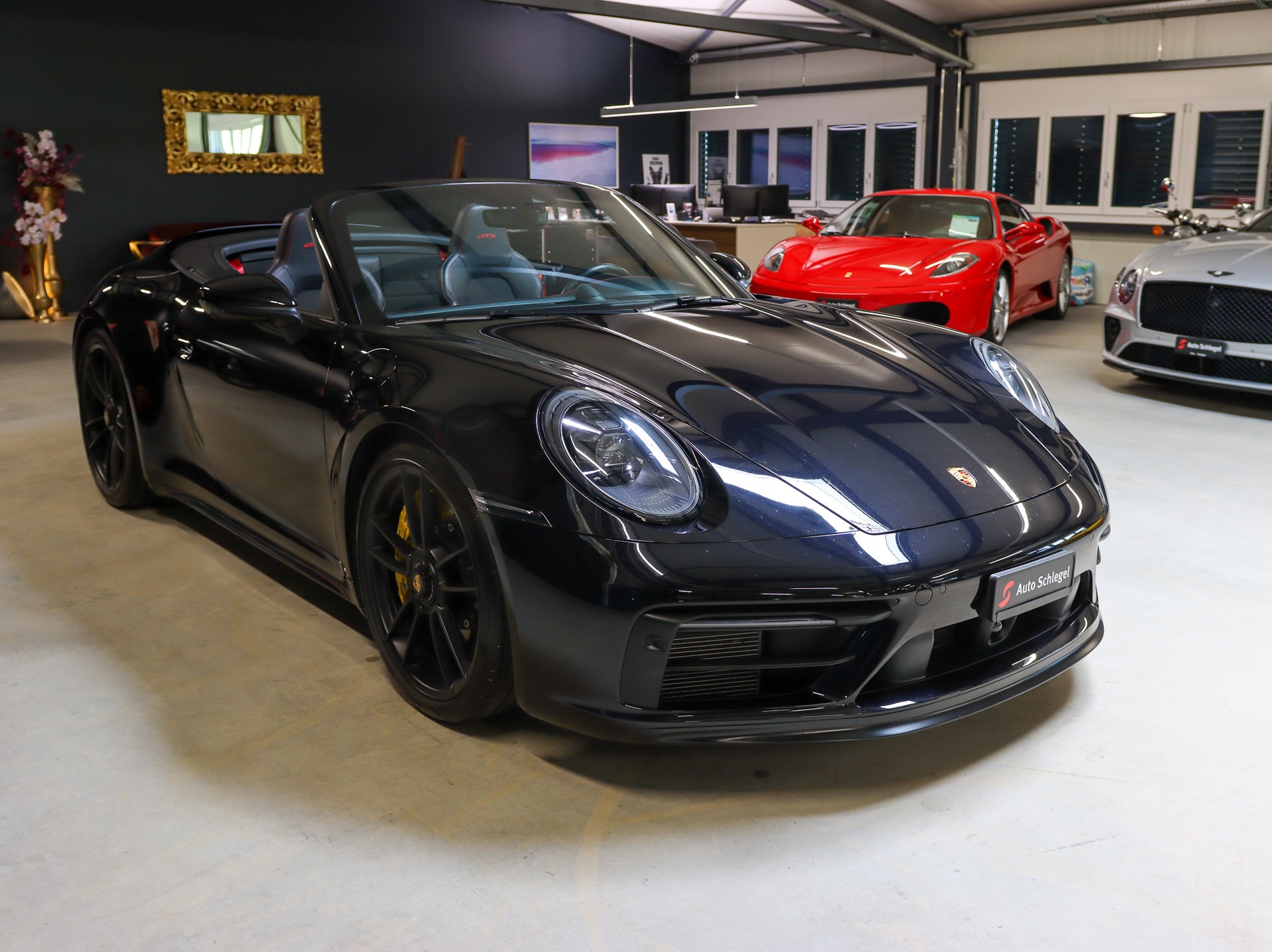 PORSCHE 911 Carrera 4 GTS Cabriolet PDK-image-10