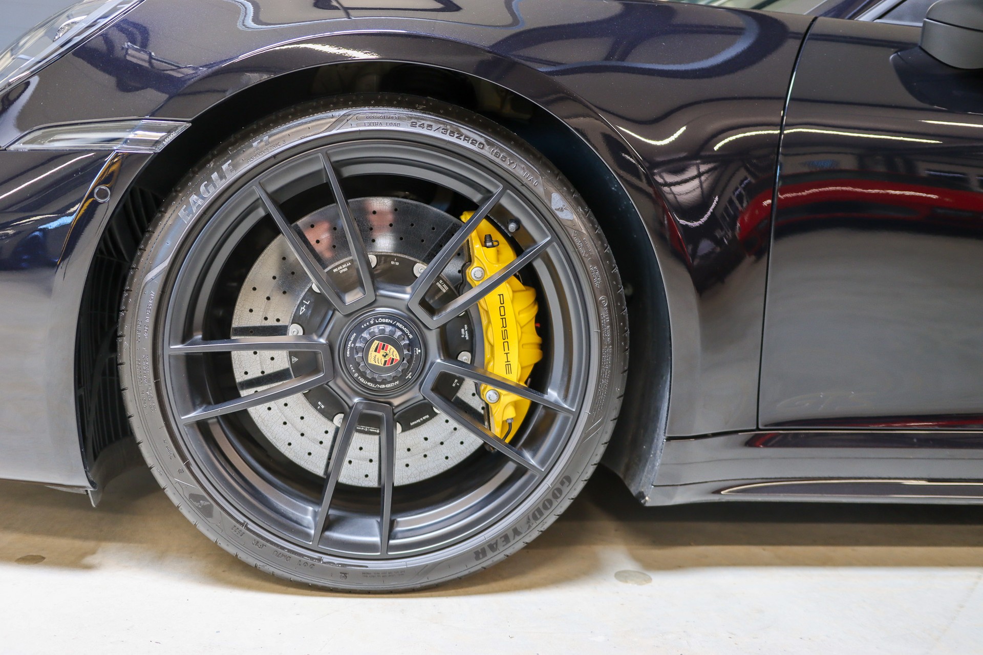 PORSCHE 911 Carrera 4 GTS Cabriolet PDK-image-11