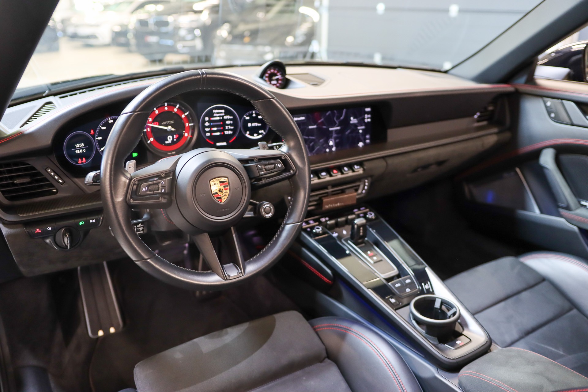 PORSCHE 911 Carrera 4 GTS Cabriolet PDK-image-12