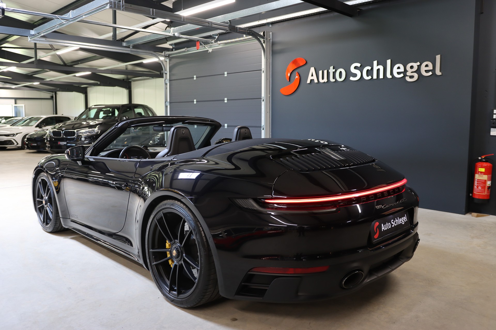 PORSCHE 911 Carrera 4 GTS Cabriolet PDK-image-7