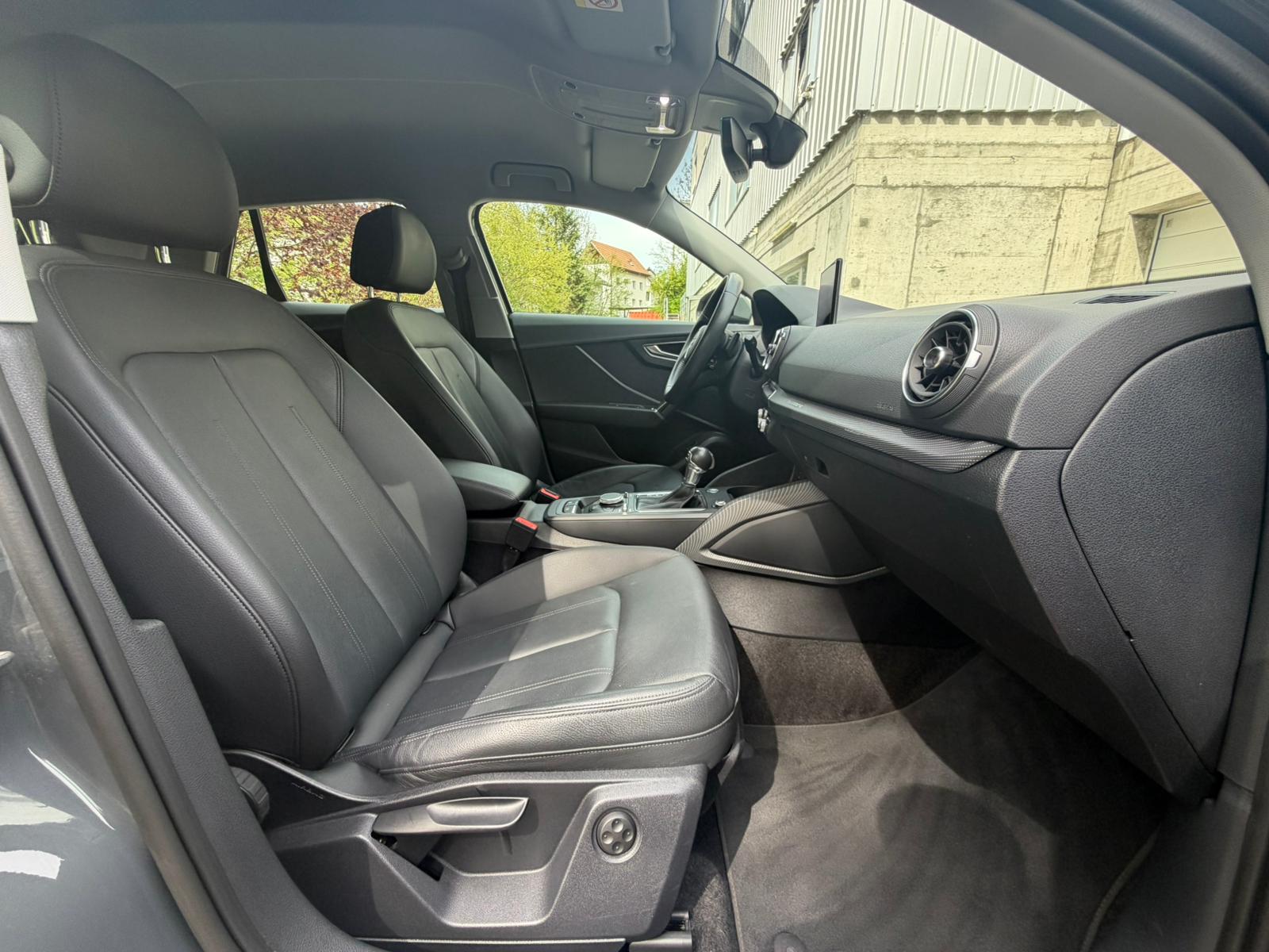 AUDI Q2 2.0 TFSI design quattro S-tronic-image-17